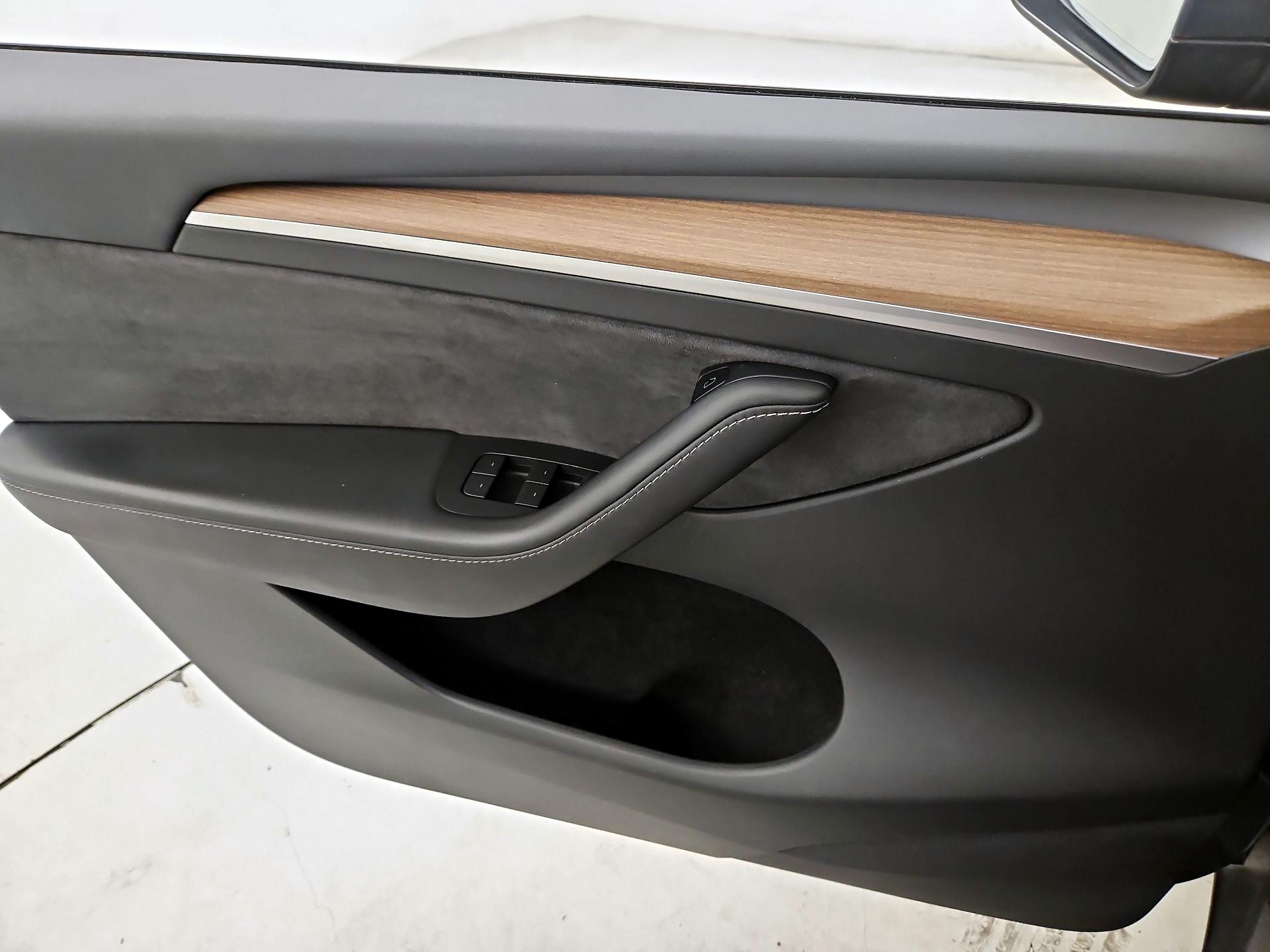 Thumbnail: 2022 Tesla Model Y - 12