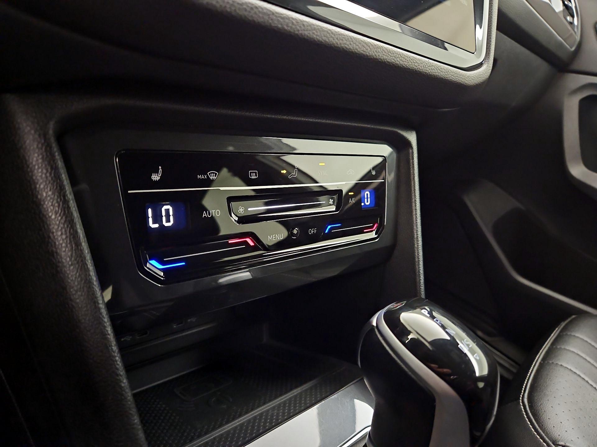 Thumbnail: 2024 Volkswagen Tiguan - 16