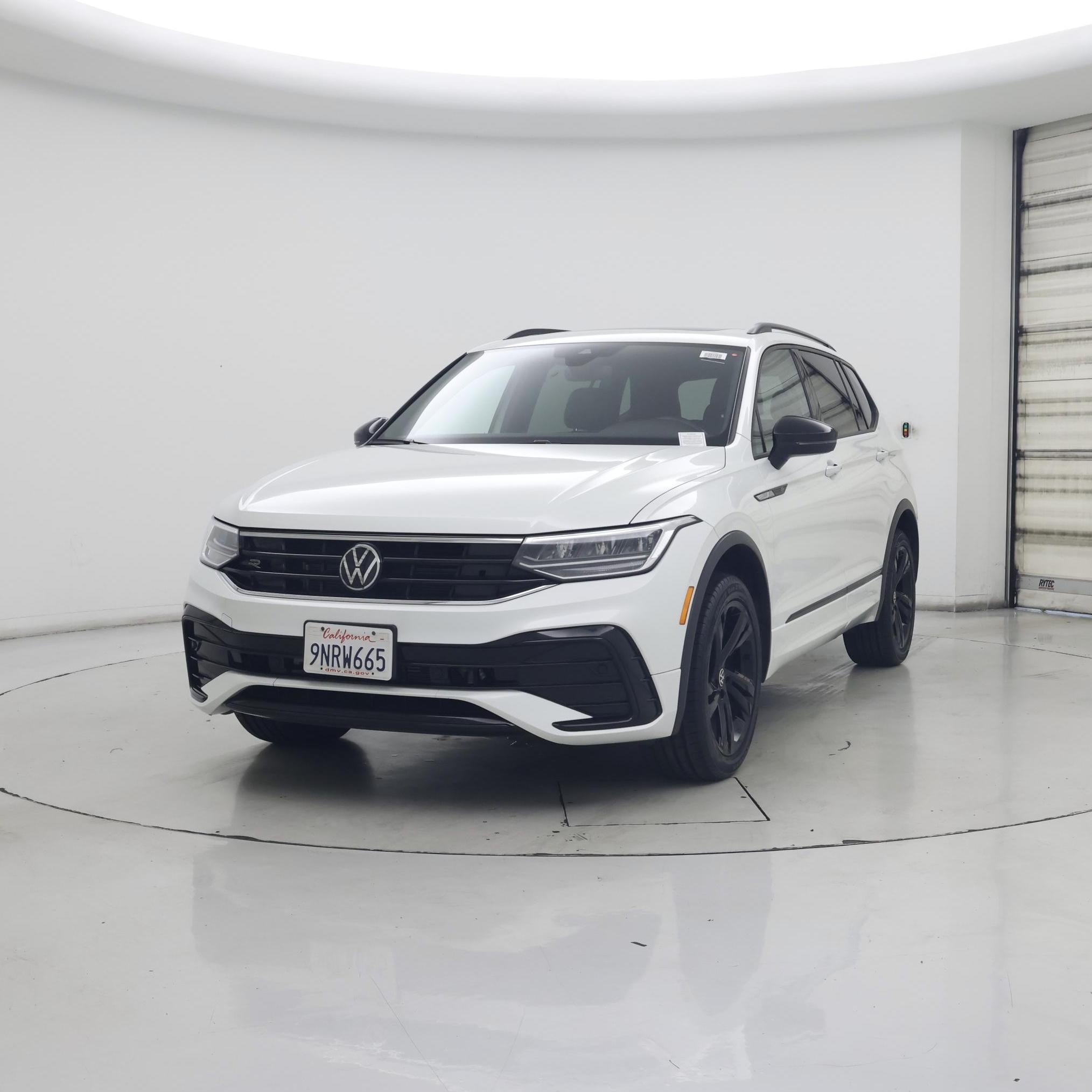 Thumbnail: 2024 Volkswagen Tiguan - 4