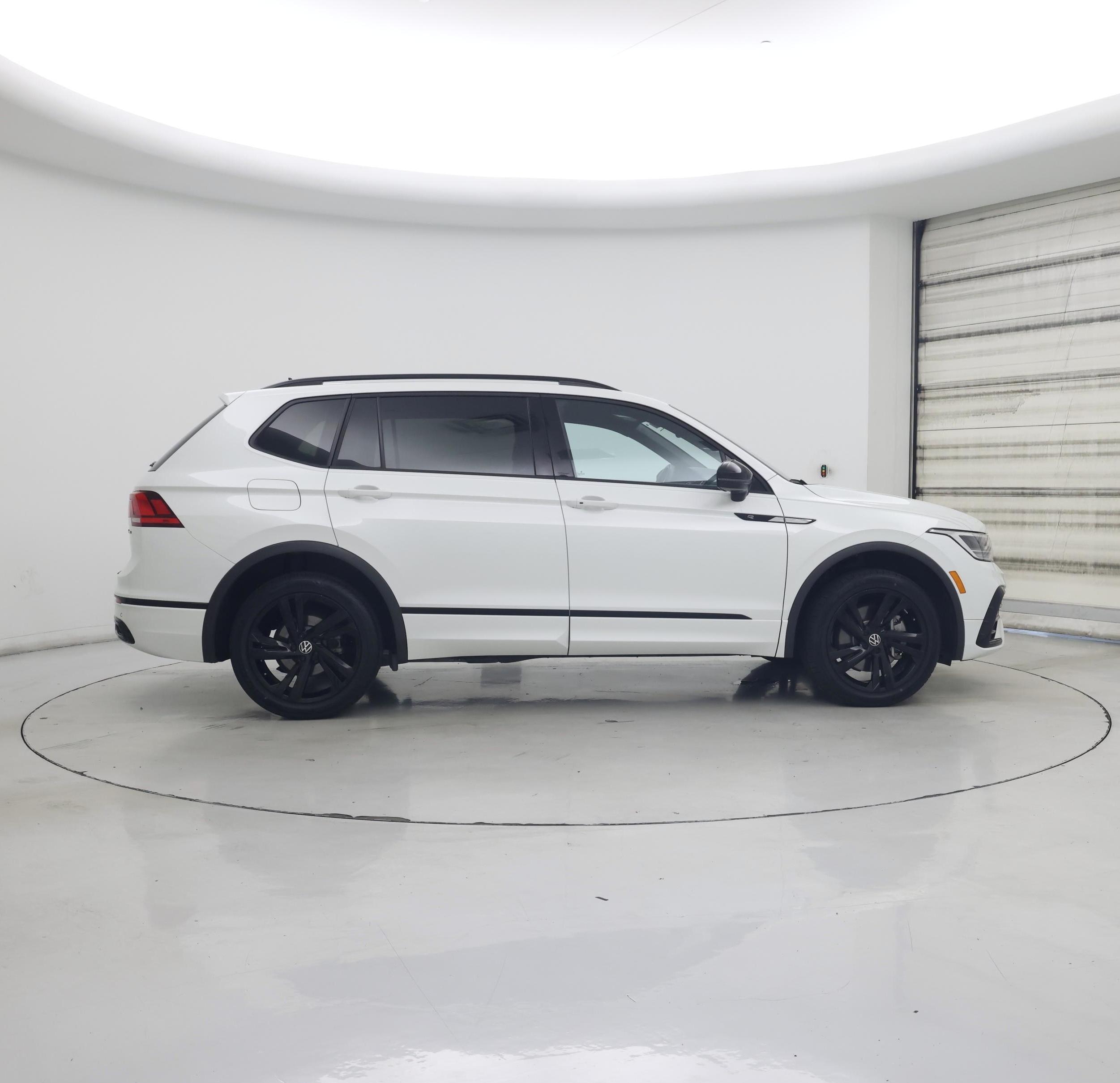 Thumbnail: 2024 Volkswagen Tiguan - 7