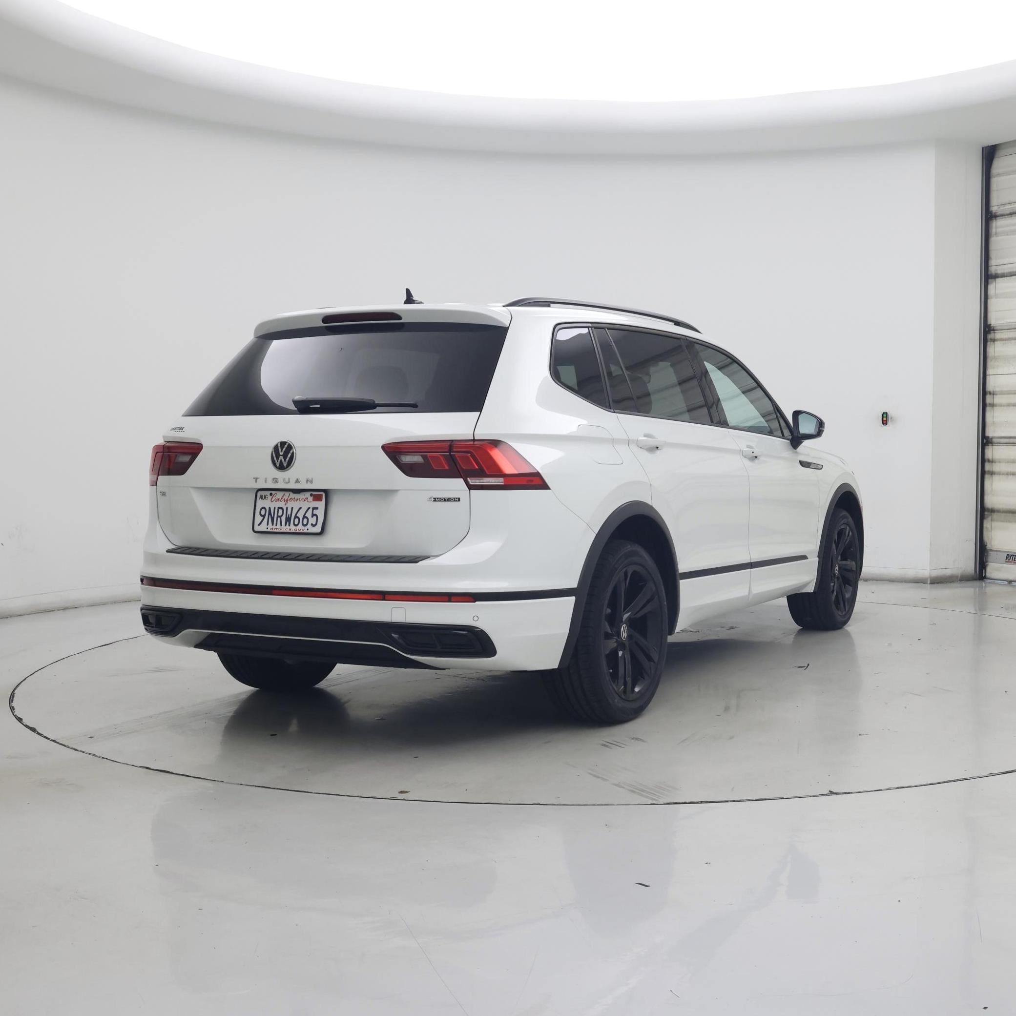 Thumbnail: 2024 Volkswagen Tiguan - 8