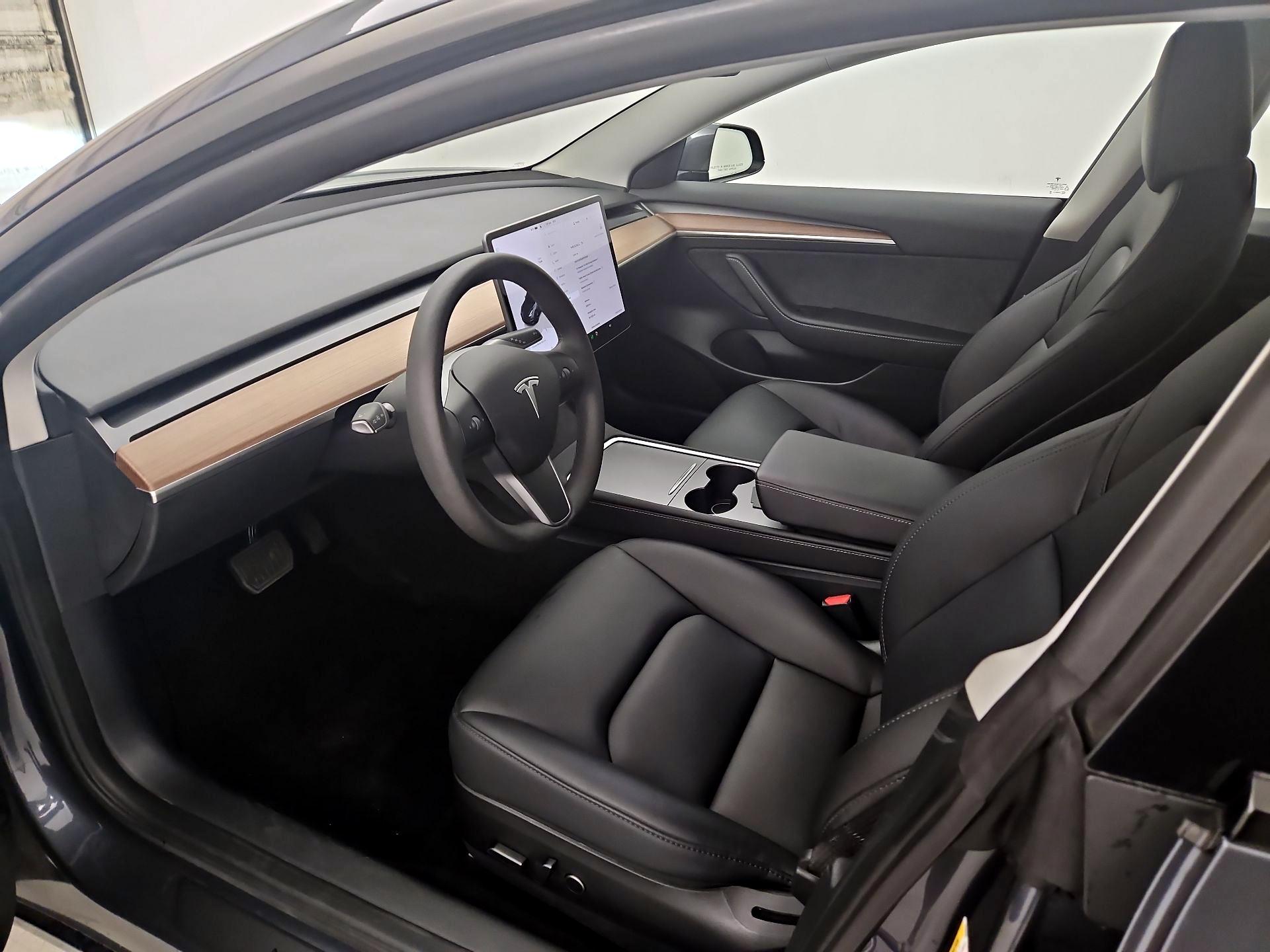 Thumbnail: 2023 Tesla Model 3 - 11