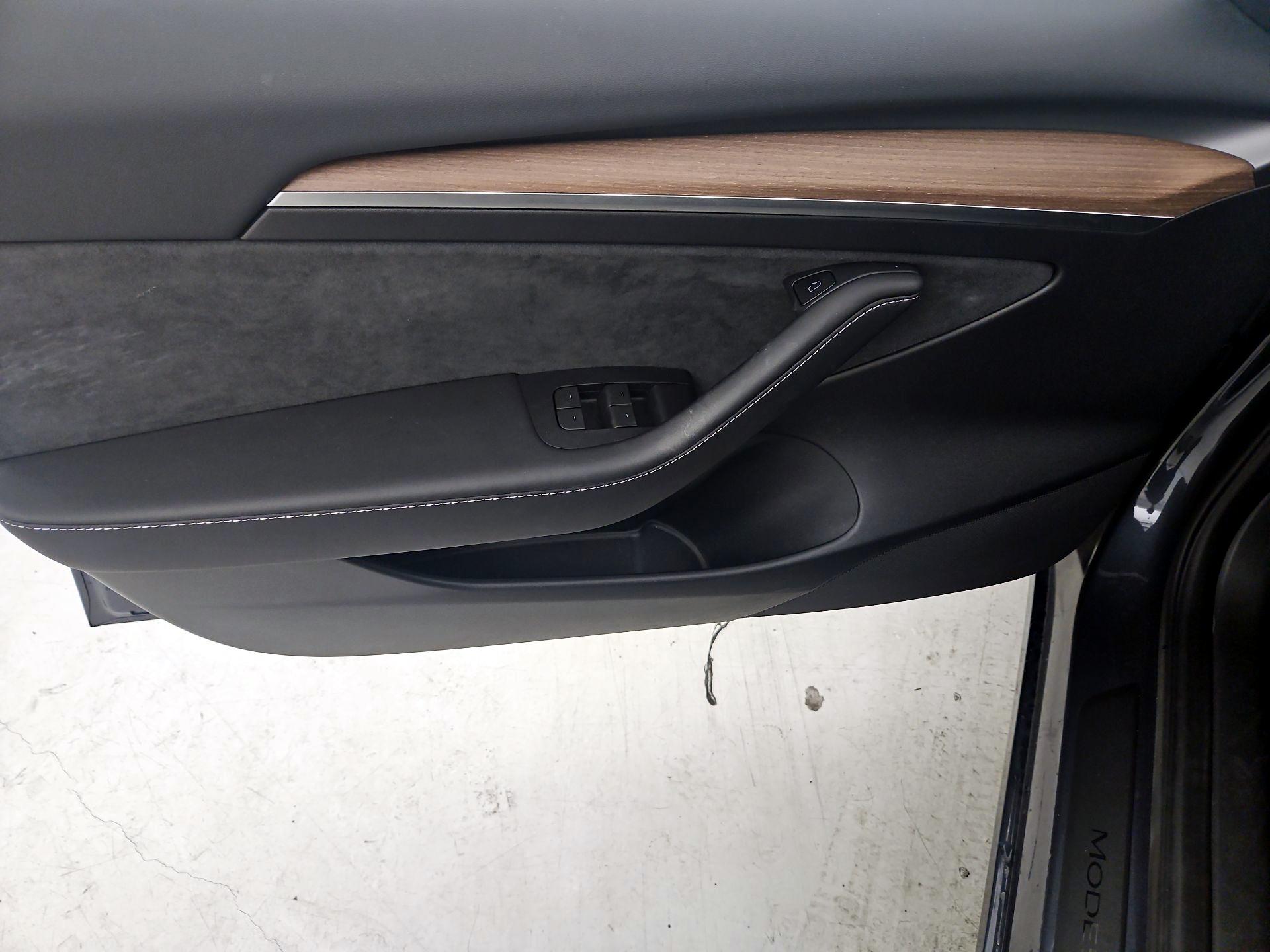 Thumbnail: 2023 Tesla Model 3 - 12