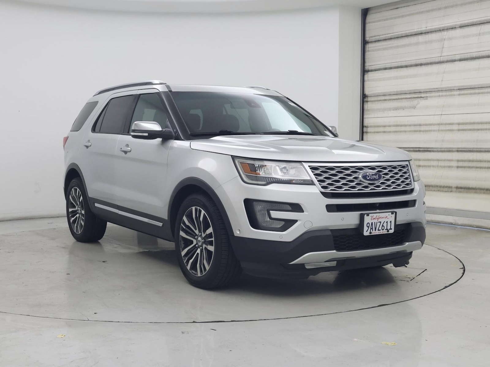 2017 Ford Explorer Platinum - Photo 2