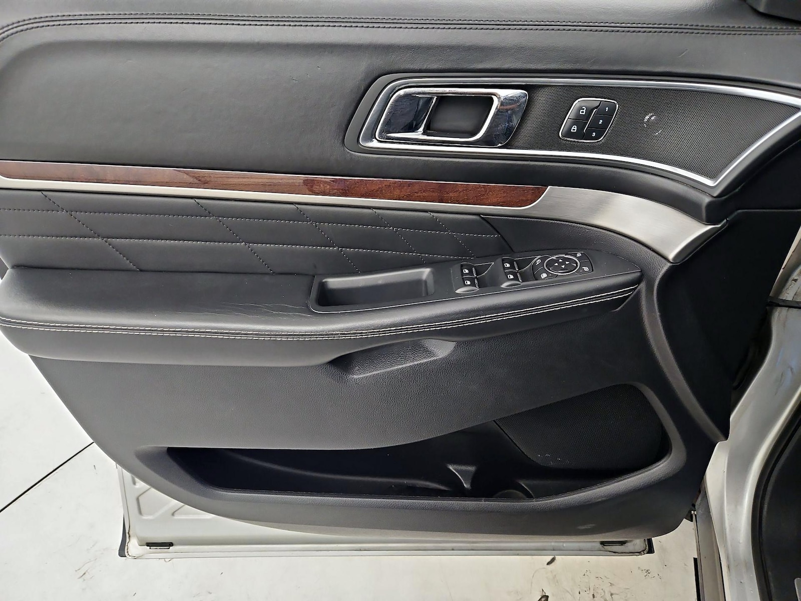 2017 Ford Explorer Platinum - Photo 13