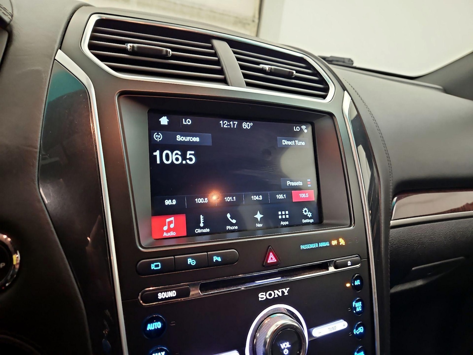 2017 Ford Explorer Platinum - Photo 17