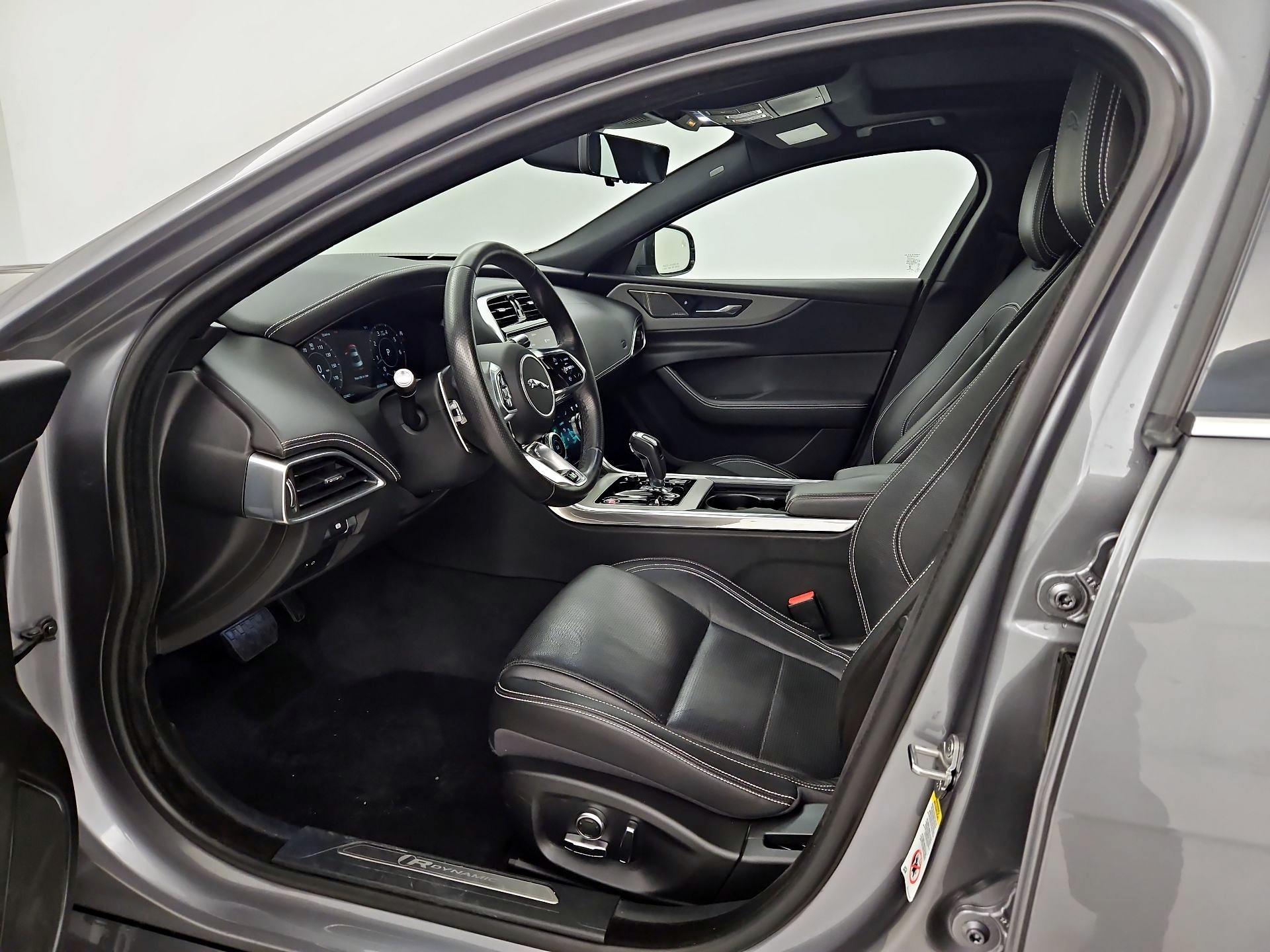Thumbnail: 2020 Jaguar XE - 11