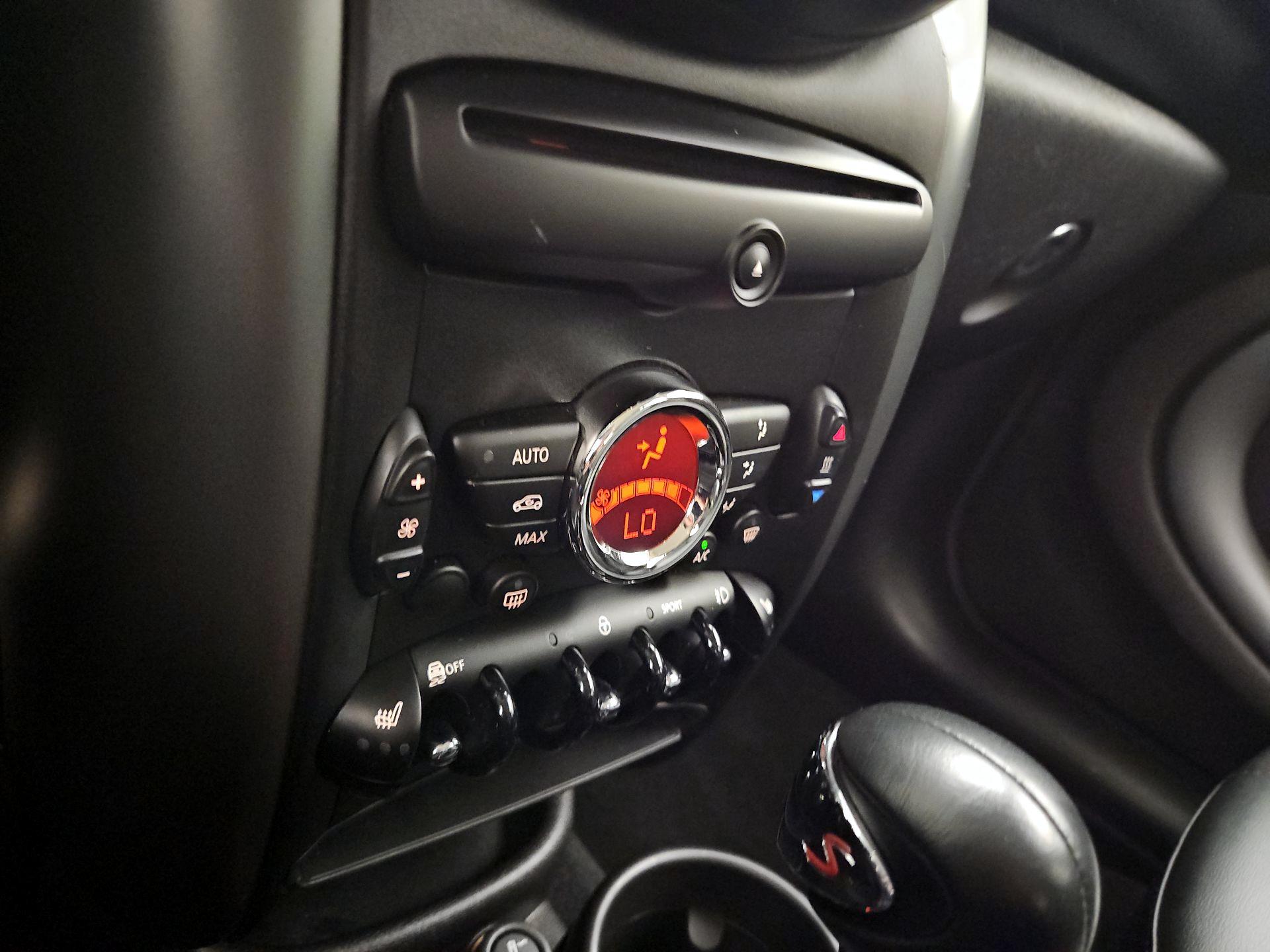Thumbnail: 2016 MINI Cooper Countryman - 14