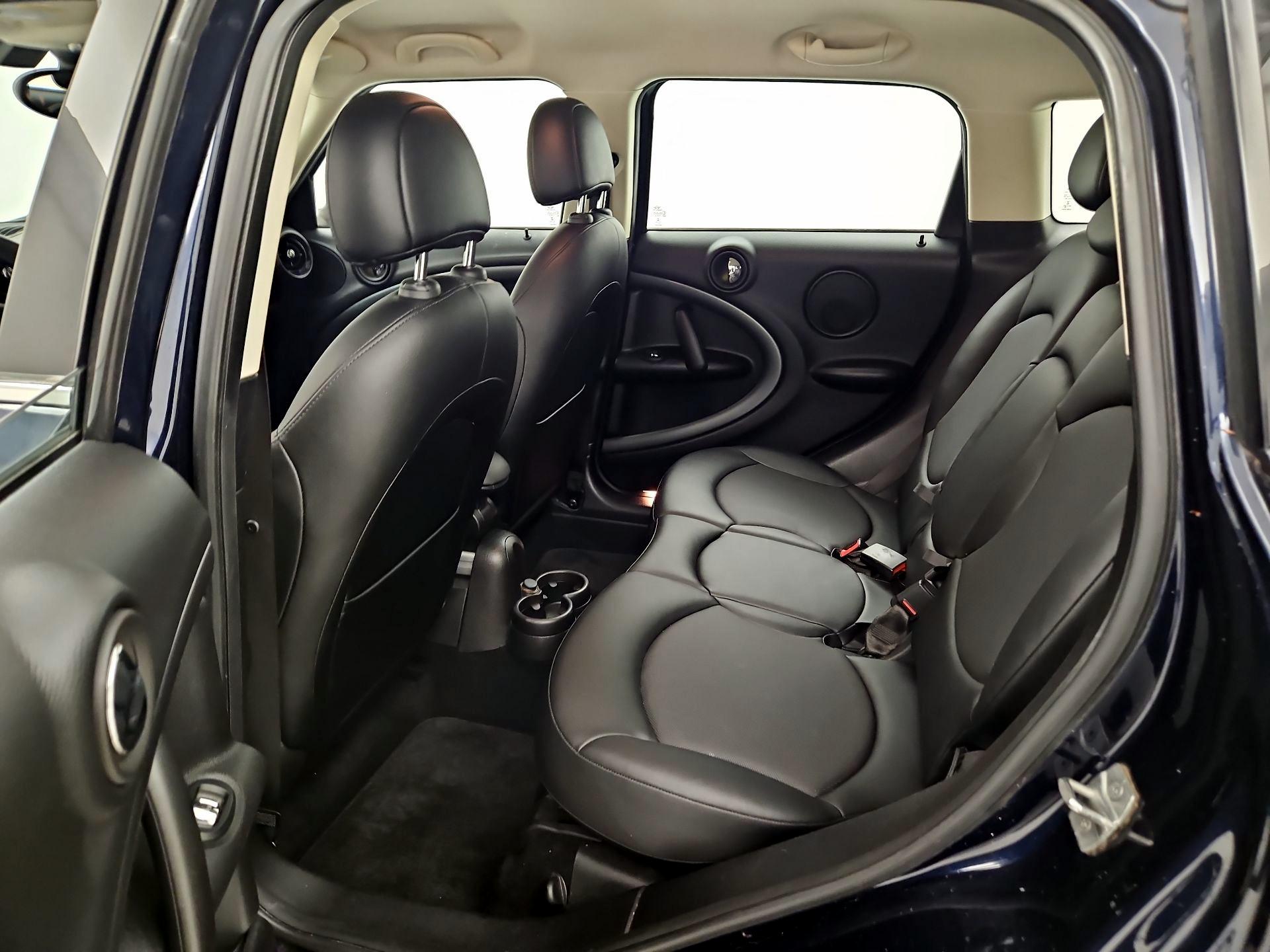 Thumbnail: 2016 MINI Cooper Countryman - 16
