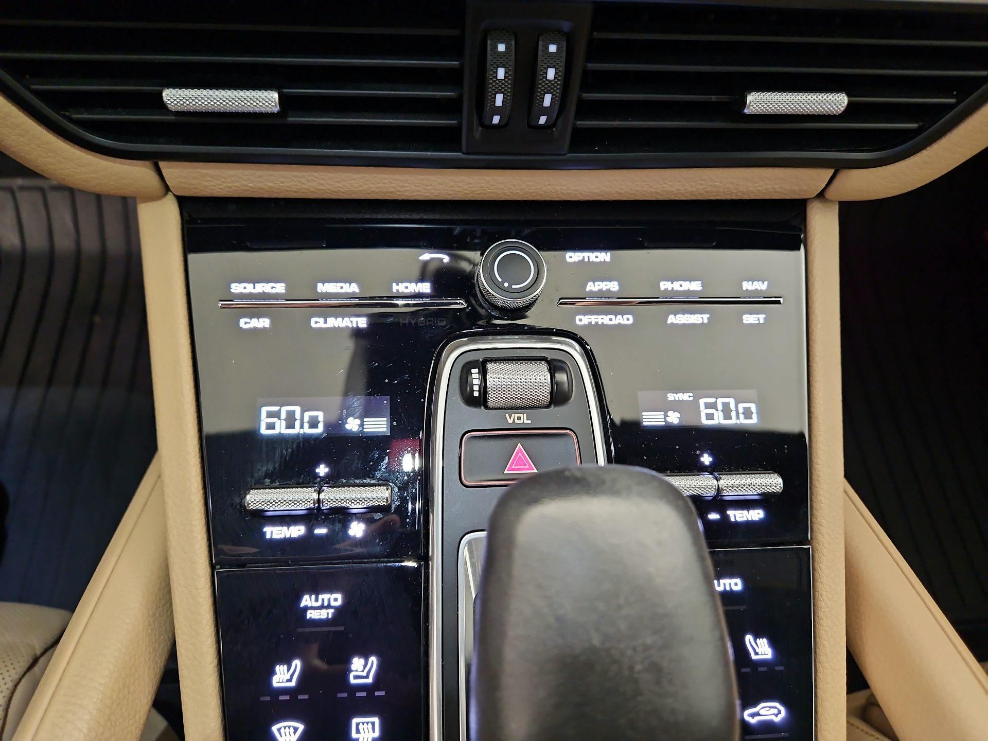 Thumbnail: 2023 Porsche Cayenne - 17