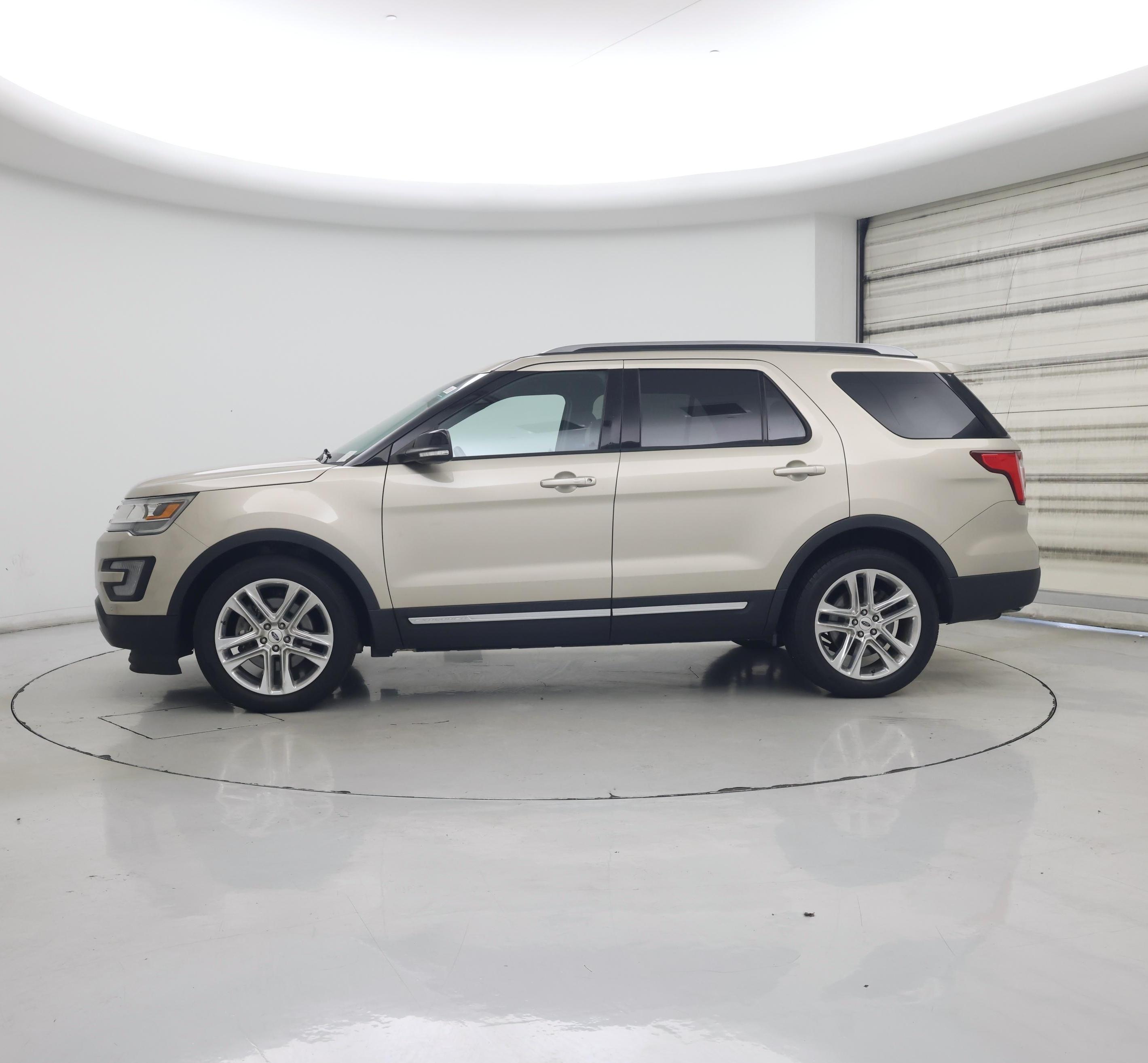 Thumbnail: 2017 Ford Explorer - 3