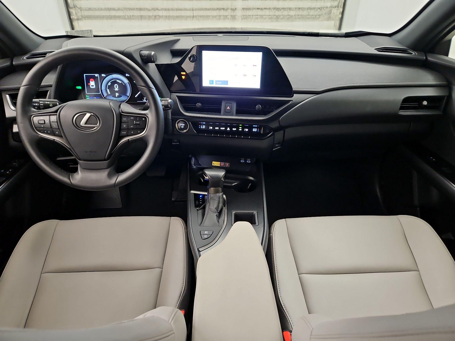 Thumbnail: 2024 Lexus UX - 9