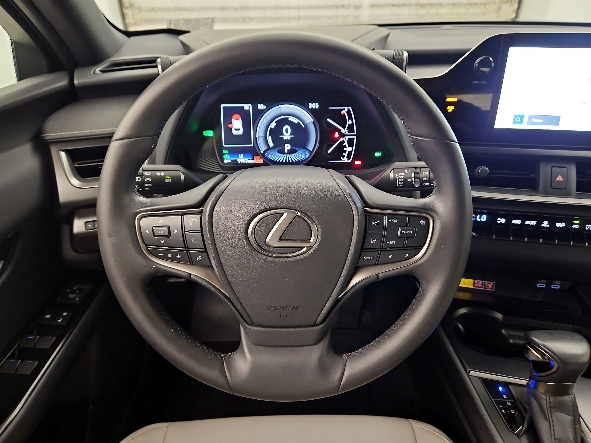 Thumbnail: 2024 Lexus UX - 10