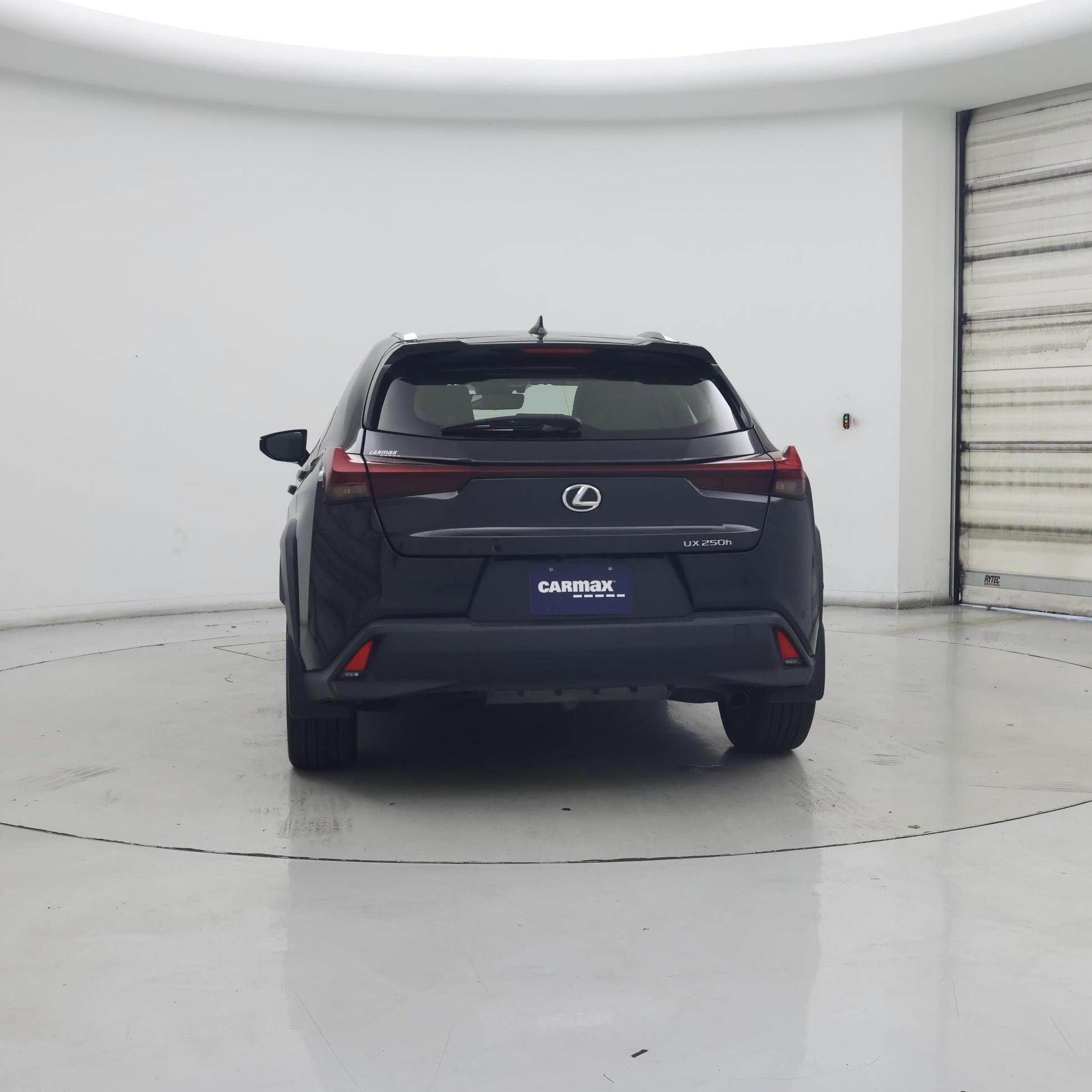 Thumbnail: 2024 Lexus UX - 6