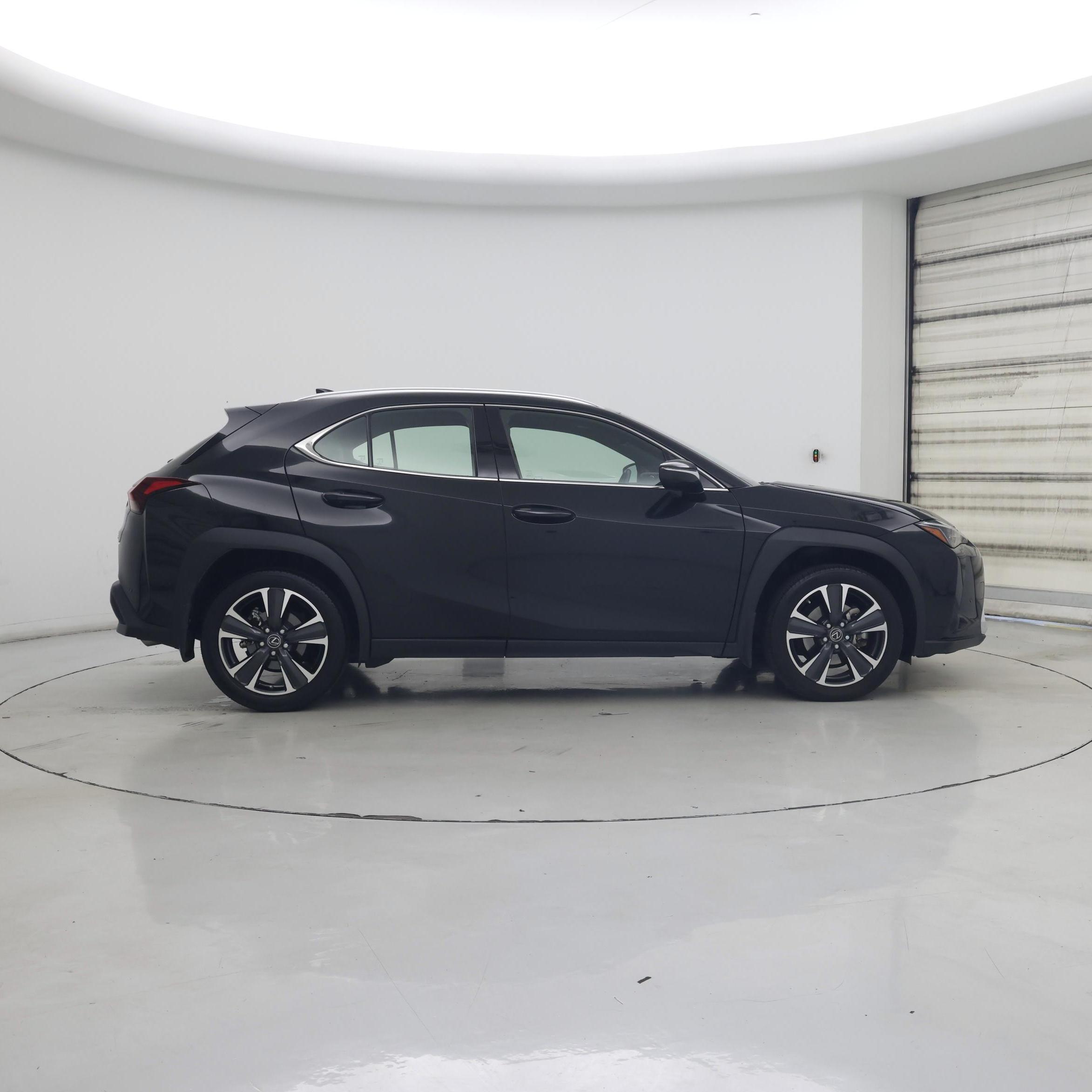 Thumbnail: 2024 Lexus UX - 7