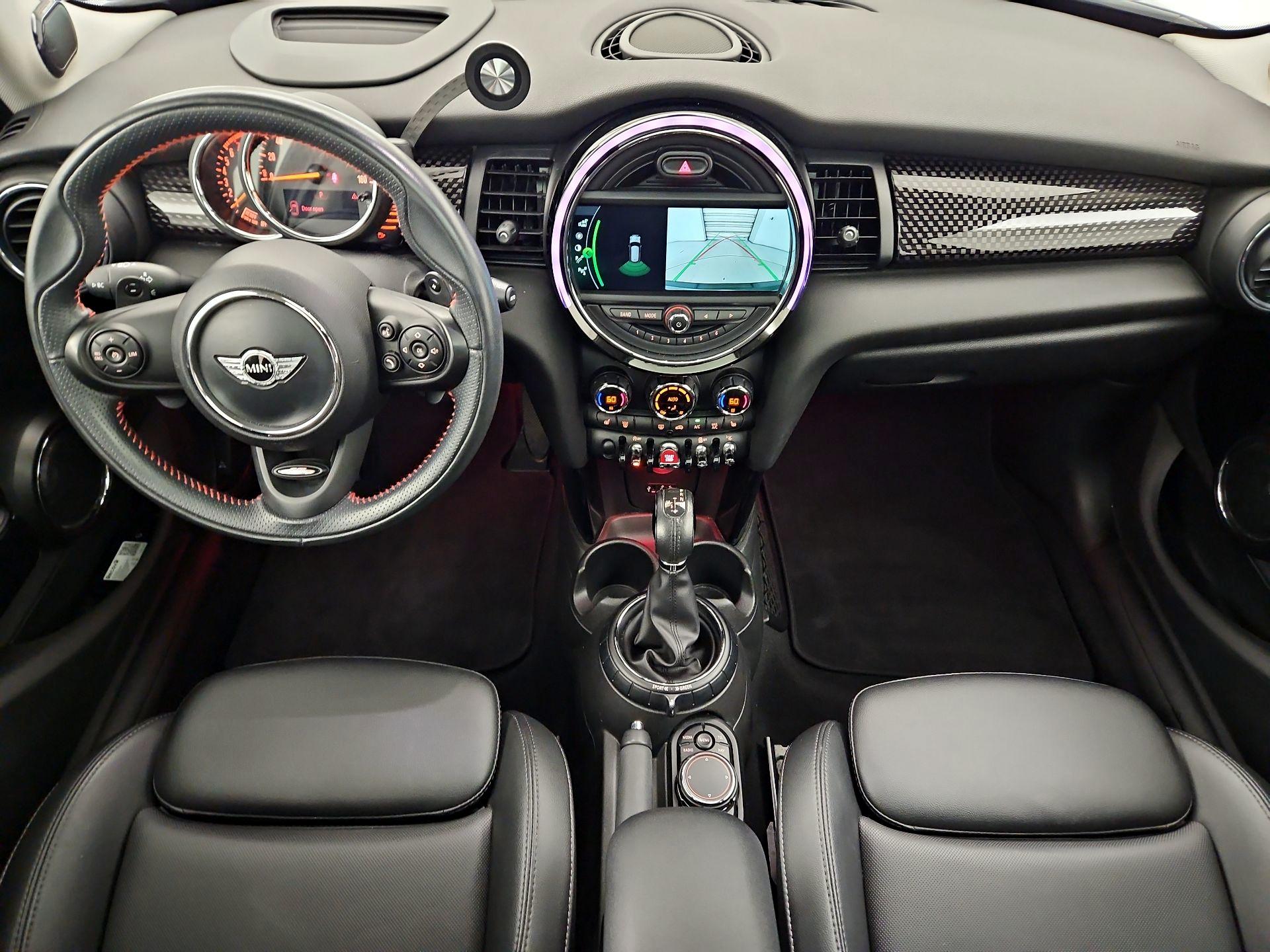 Thumbnail: 2017 MINI Cooper Hardtop - 9