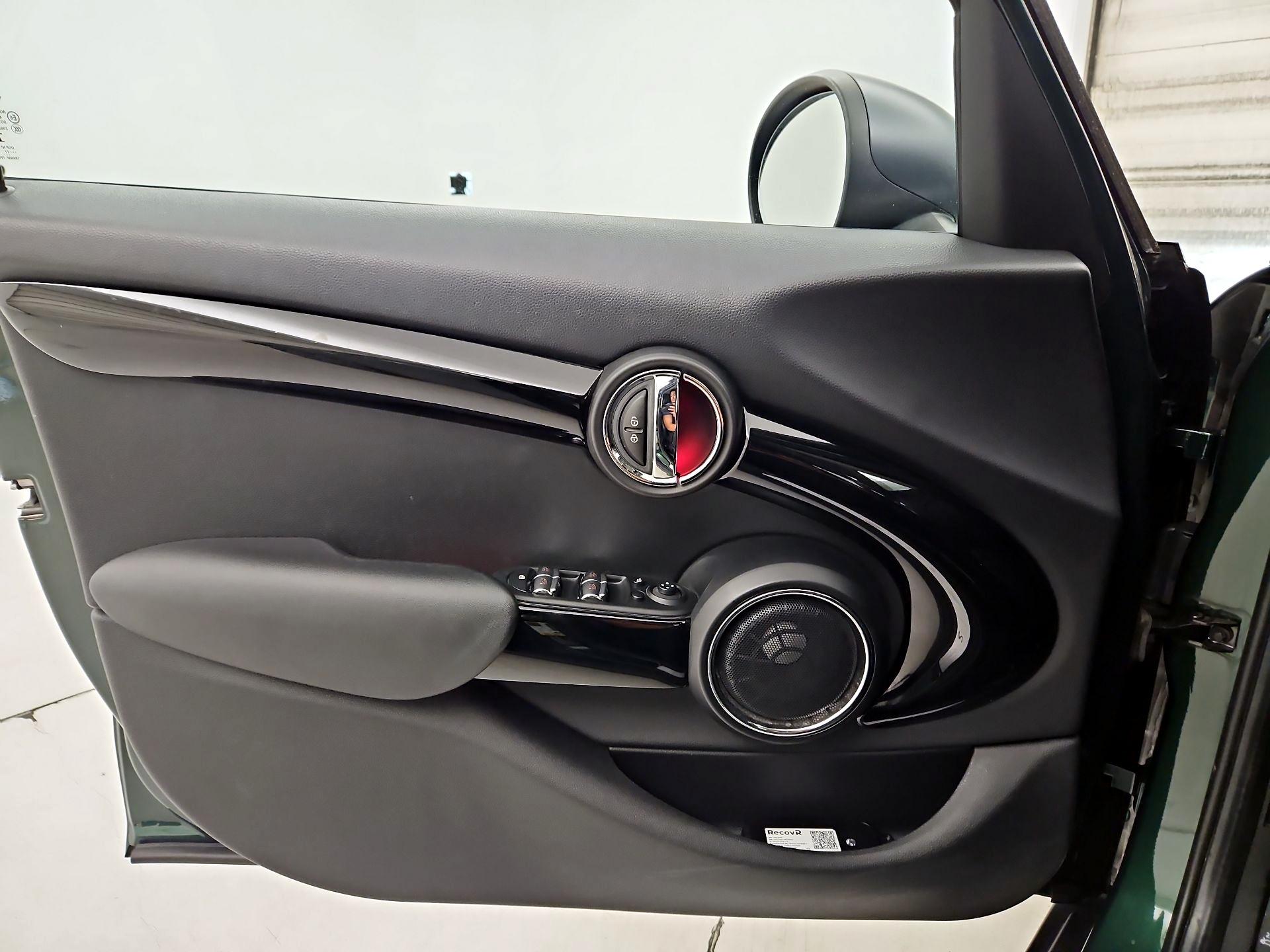 Thumbnail: 2017 MINI Cooper Hardtop - 12