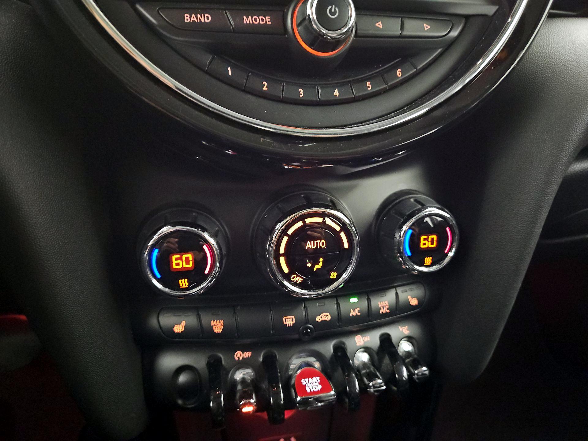 Thumbnail: 2017 MINI Cooper Hardtop - 16
