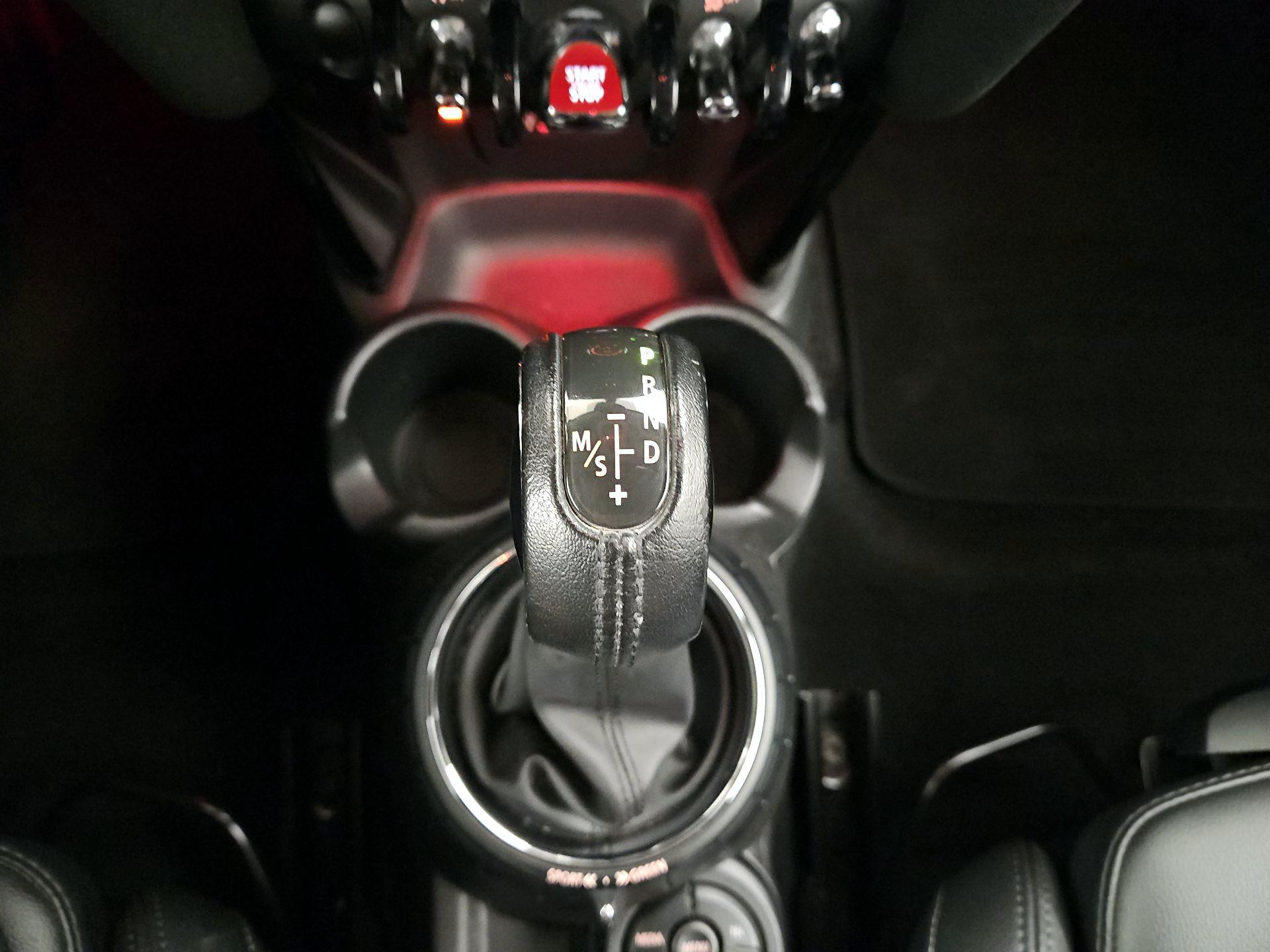 Thumbnail: 2017 MINI Cooper Hardtop - 17