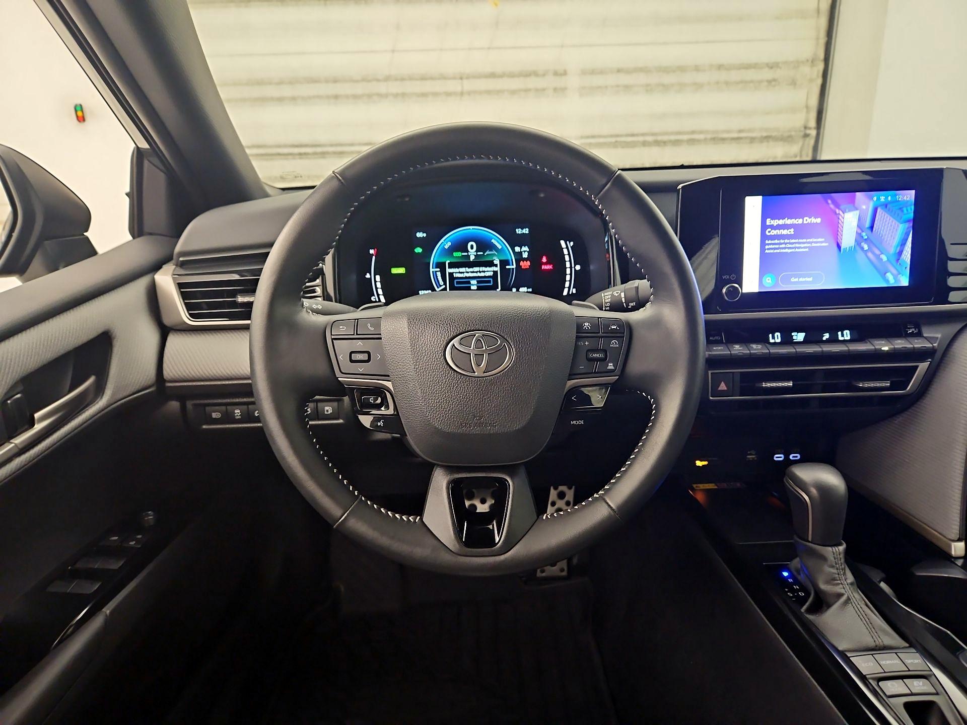Thumbnail: 2025 Toyota Camry - 10