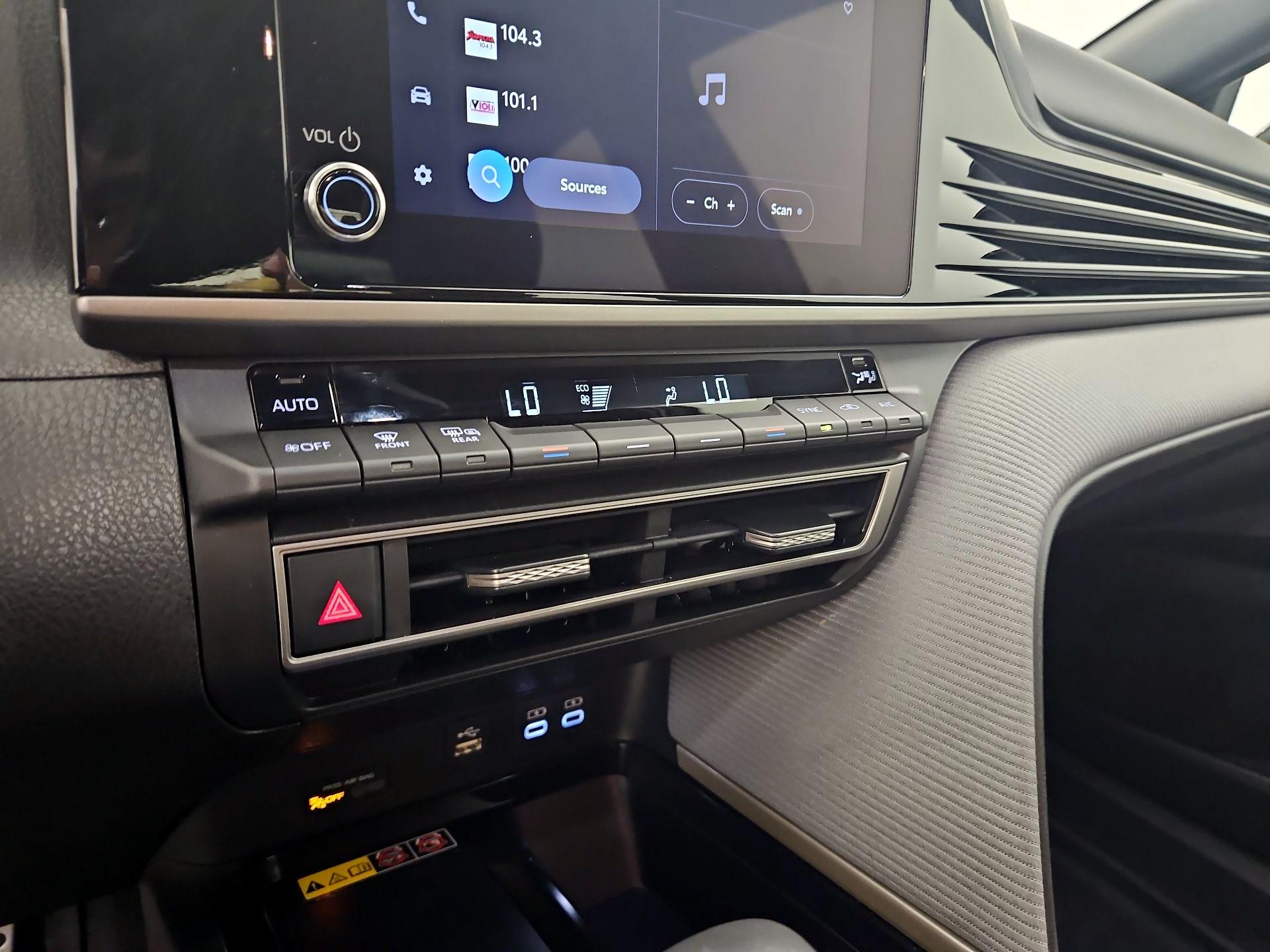 Thumbnail: 2025 Toyota Camry - 16