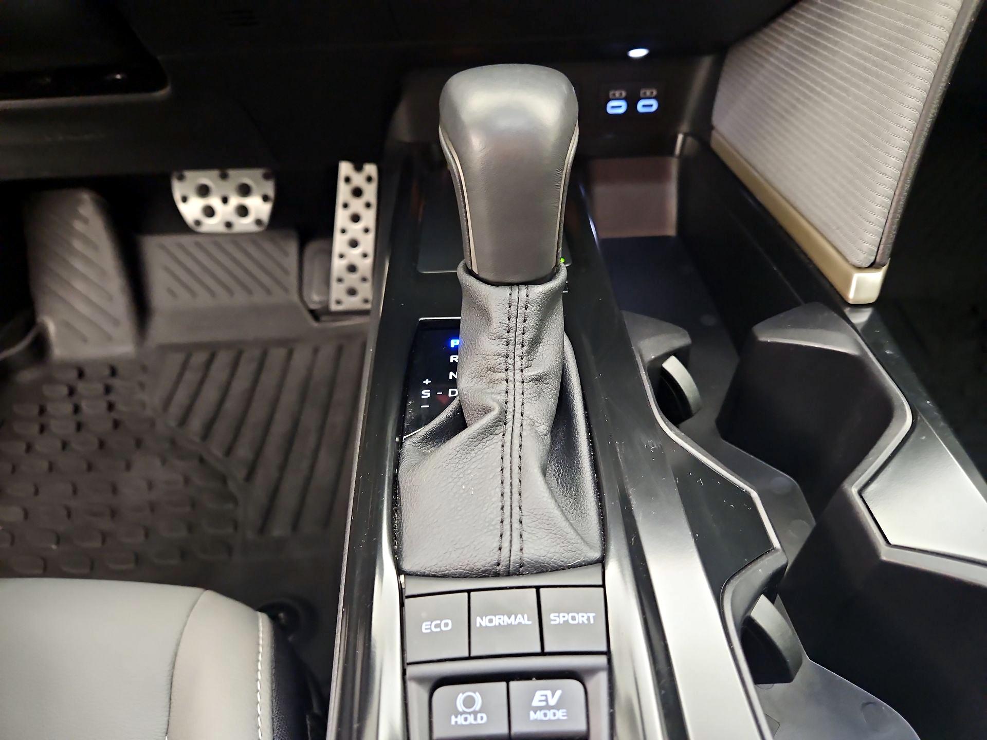 Thumbnail: 2025 Toyota Camry - 17