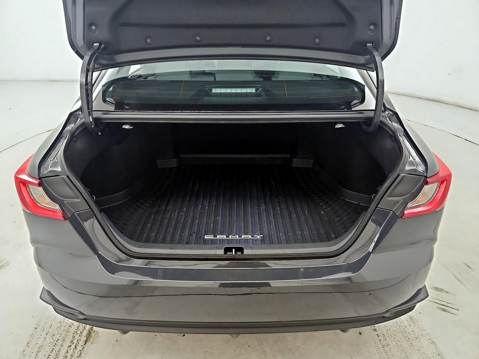 2025 Toyota Camry SE - Photo 21