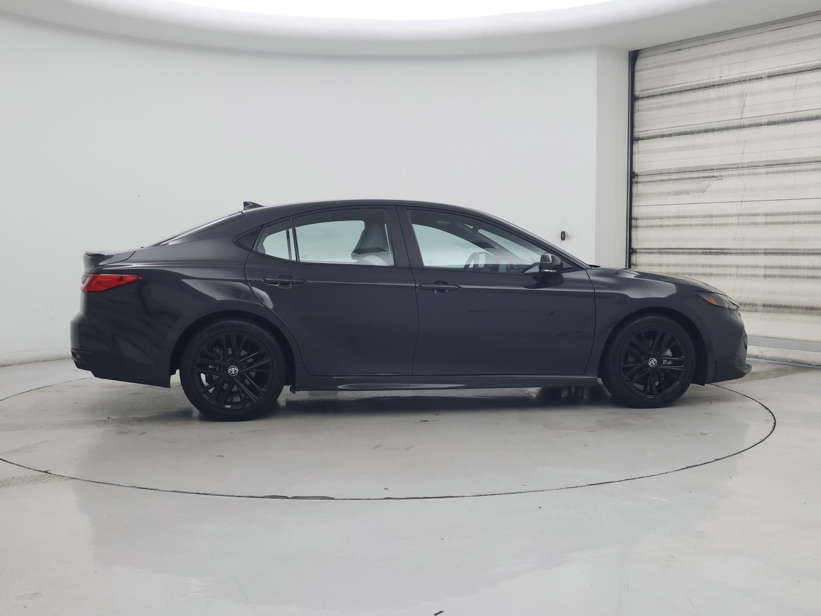 2025 Toyota Camry SE - Photo 8