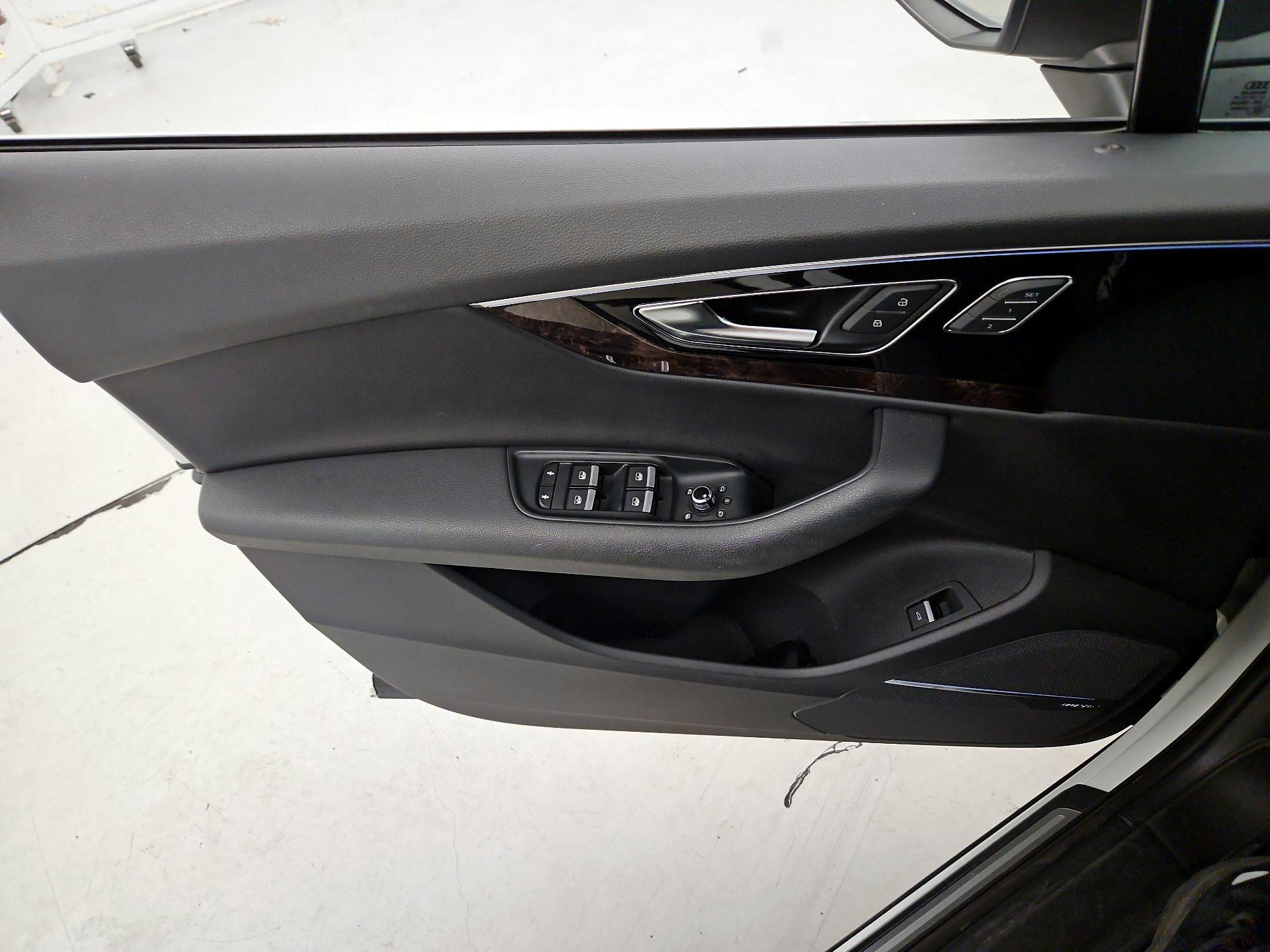 Thumbnail: 2018 Audi Q7 - 12