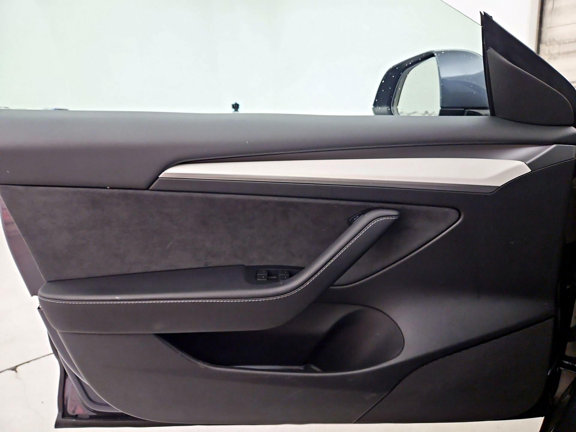 Thumbnail: 2023 Tesla Model 3 - 12