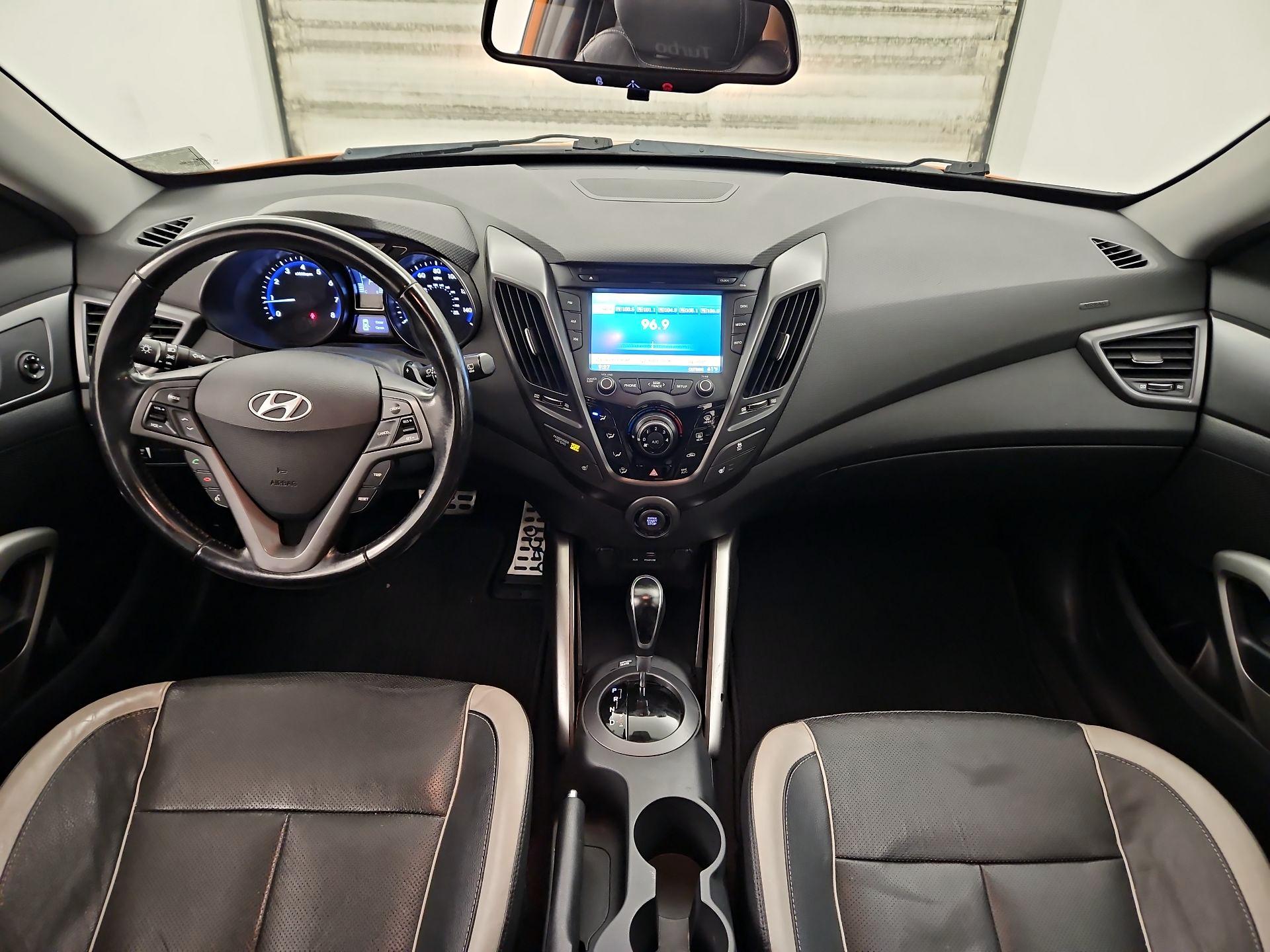 Thumbnail: 2015 Hyundai Veloster - 9
