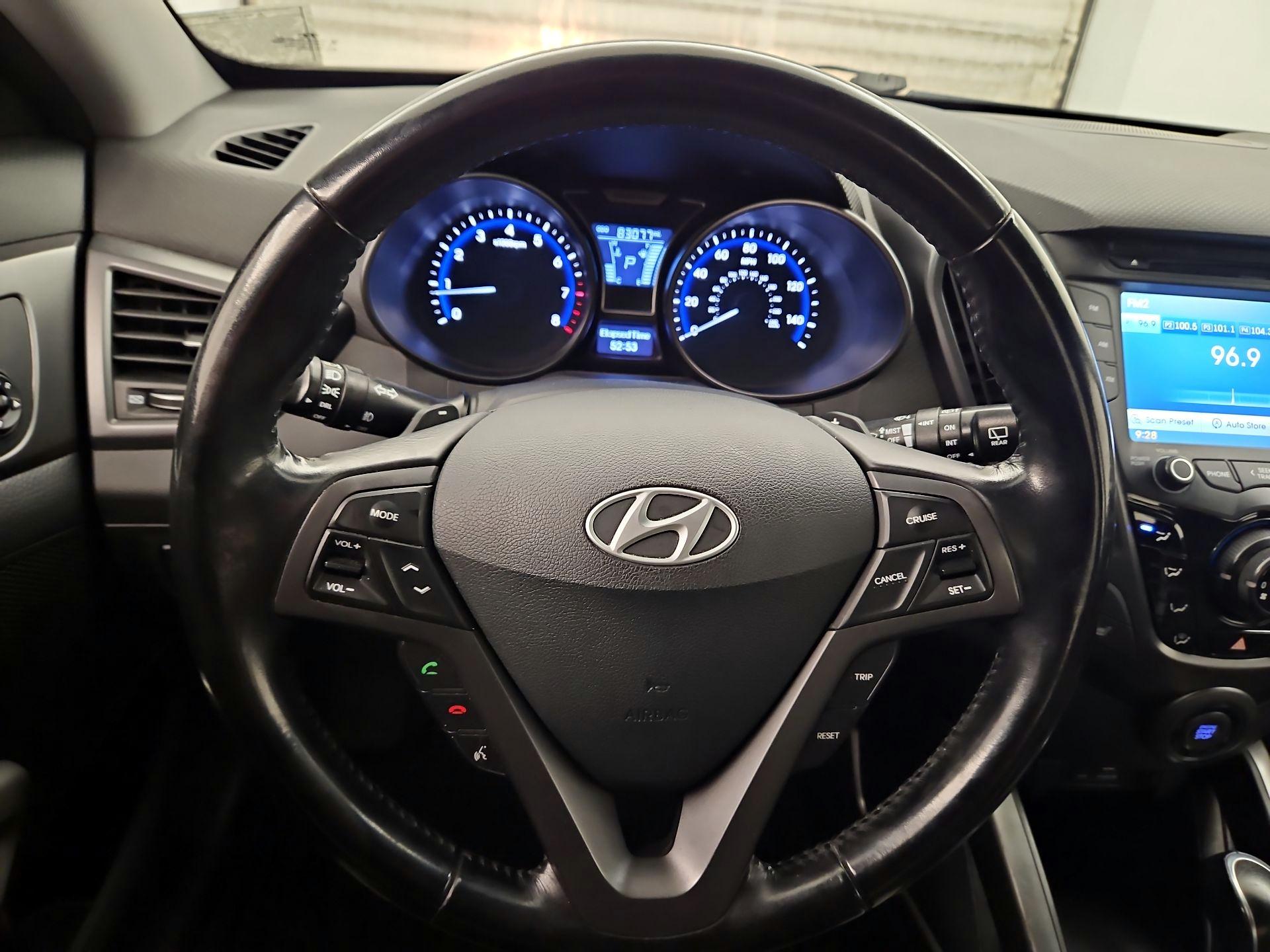 Thumbnail: 2015 Hyundai Veloster - 10