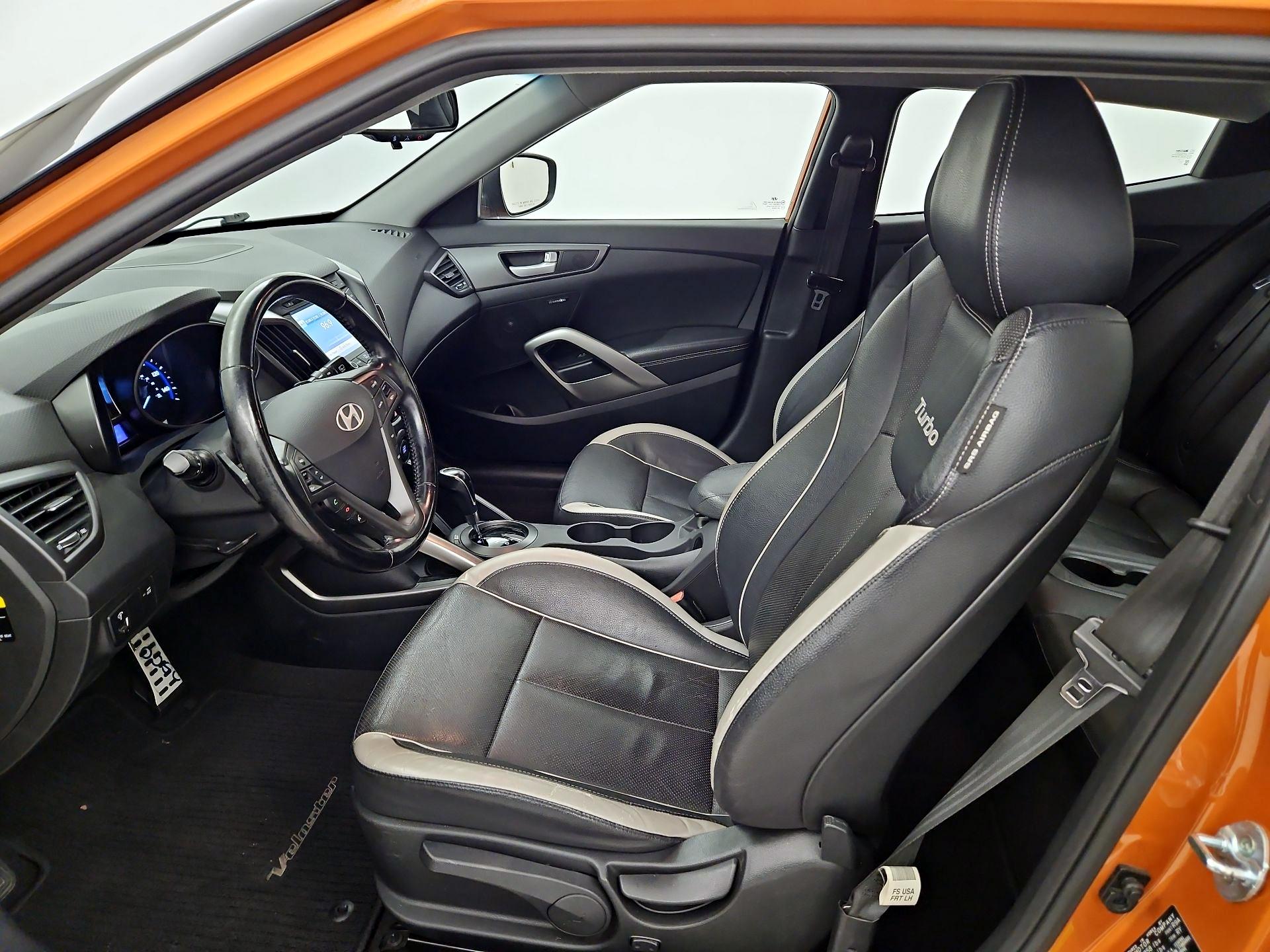 Thumbnail: 2015 Hyundai Veloster - 11
