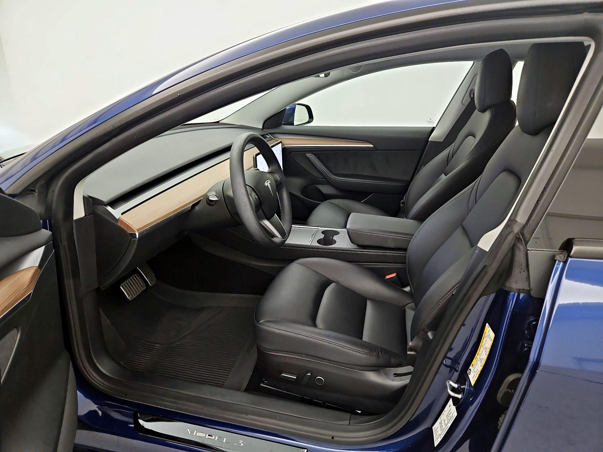 Thumbnail: 2023 Tesla Model 3 - 11