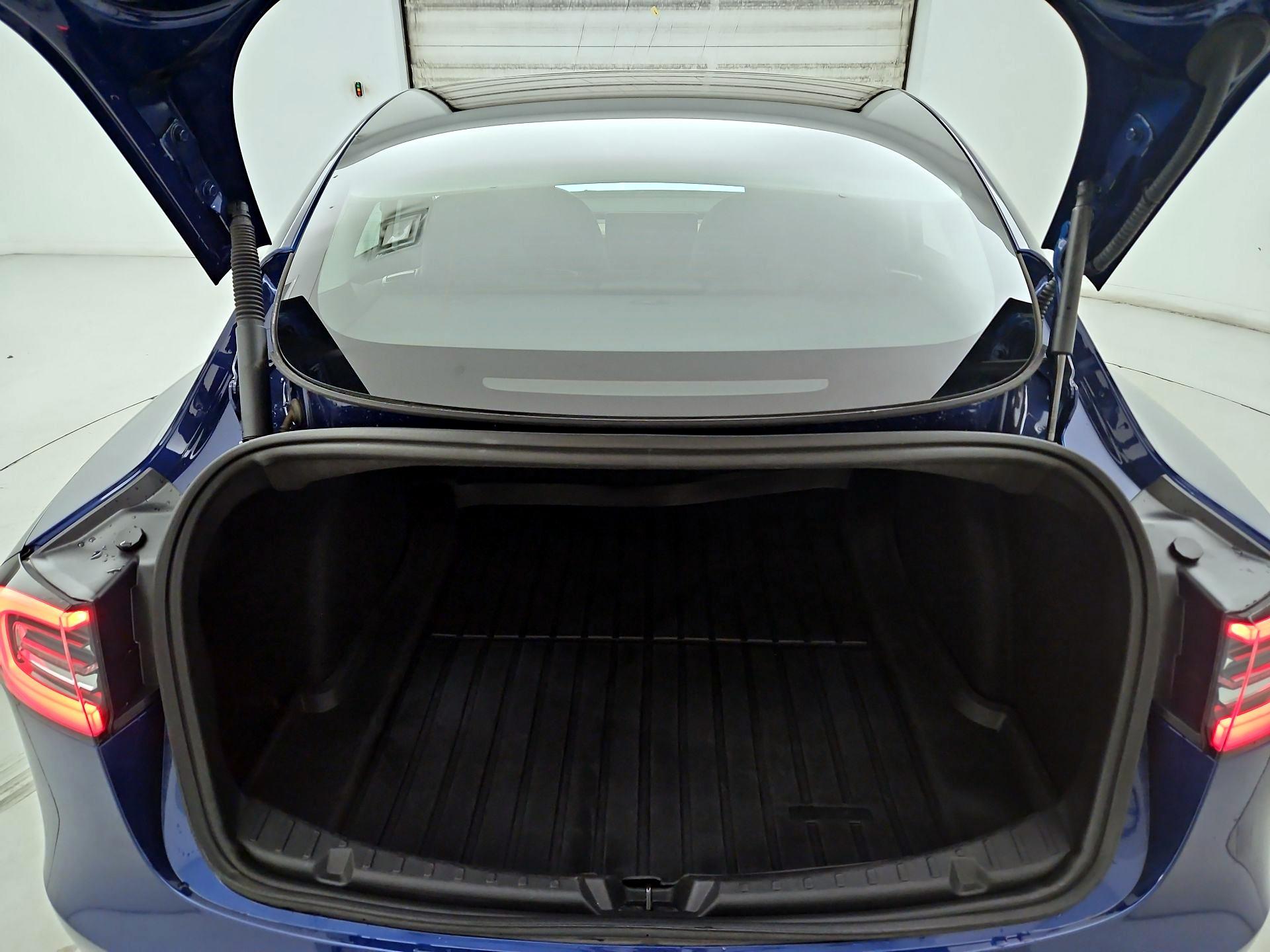Thumbnail: 2023 Tesla Model 3 - 19