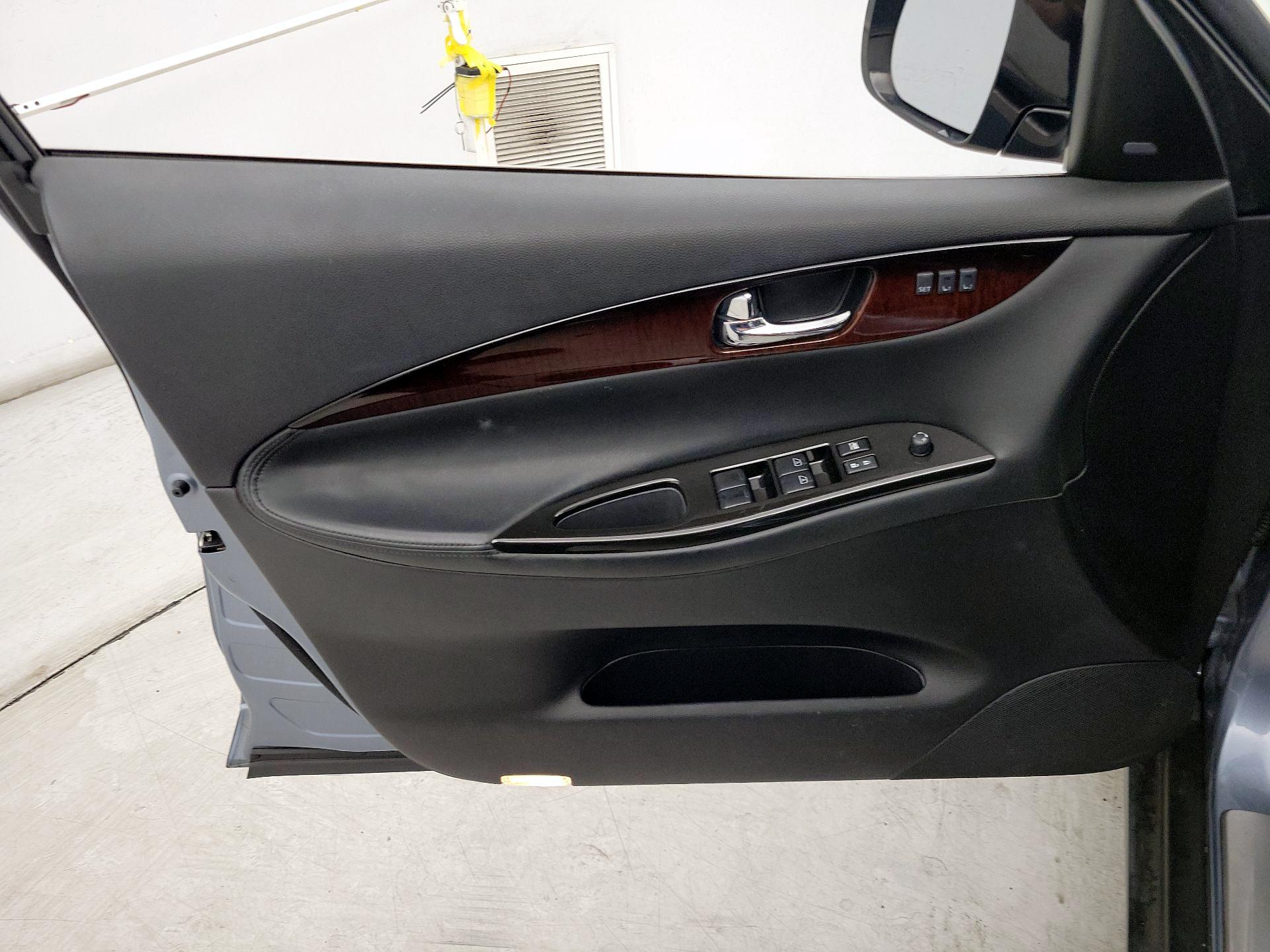 Thumbnail: 2016 INFINITI QX50 - 12