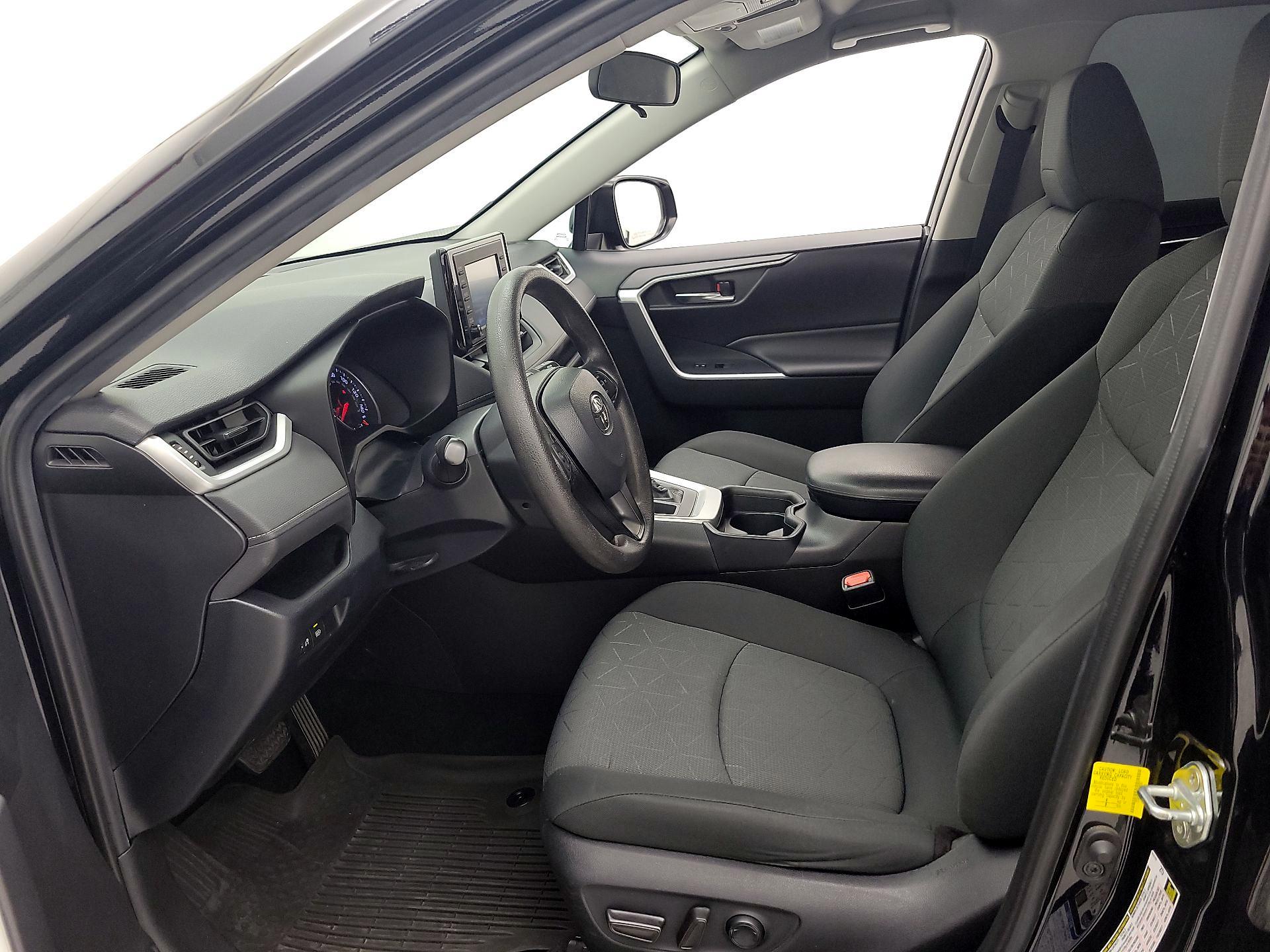 Thumbnail: 2020 Toyota RAV4 - 11