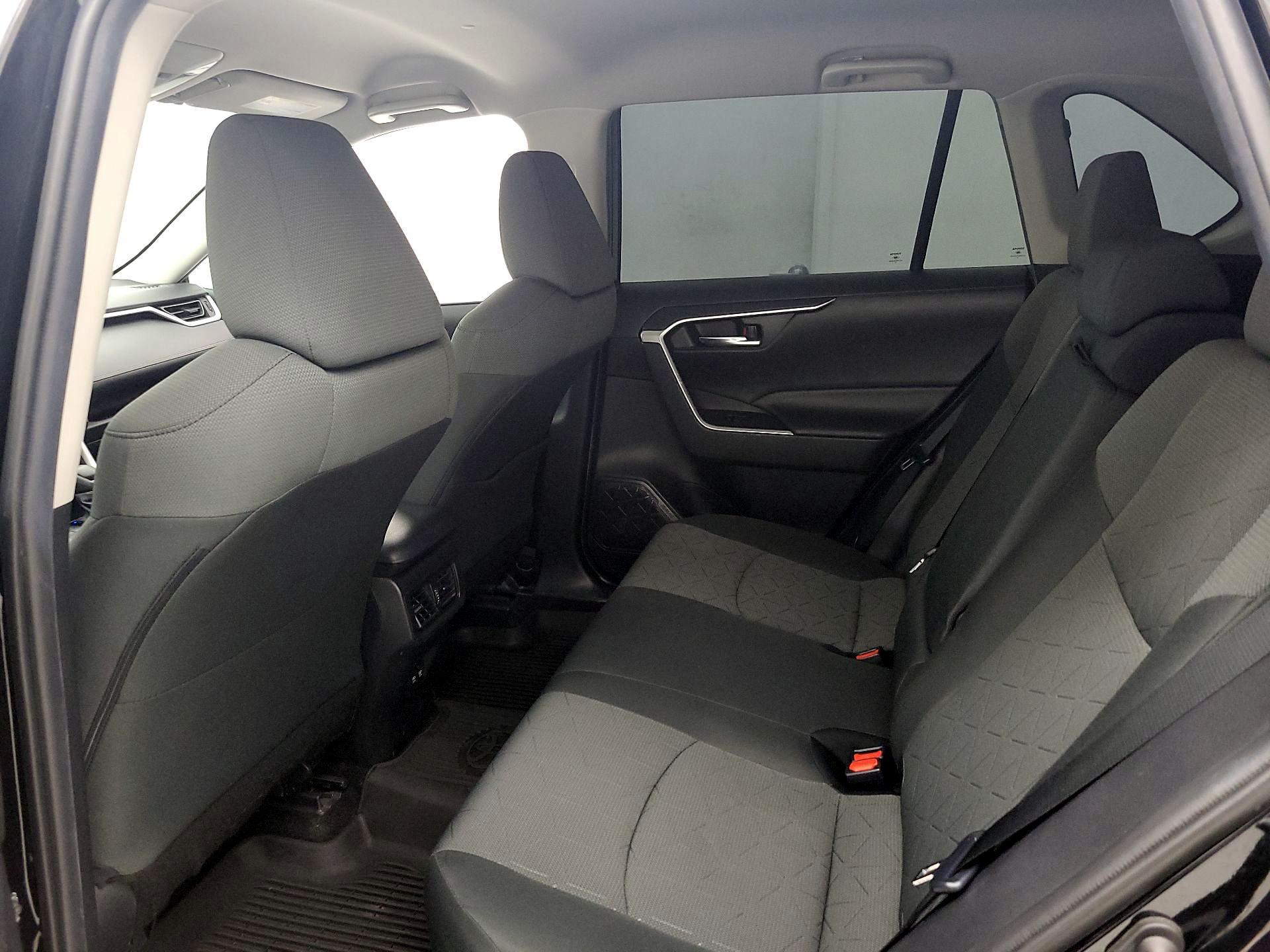 Thumbnail: 2020 Toyota RAV4 - 19
