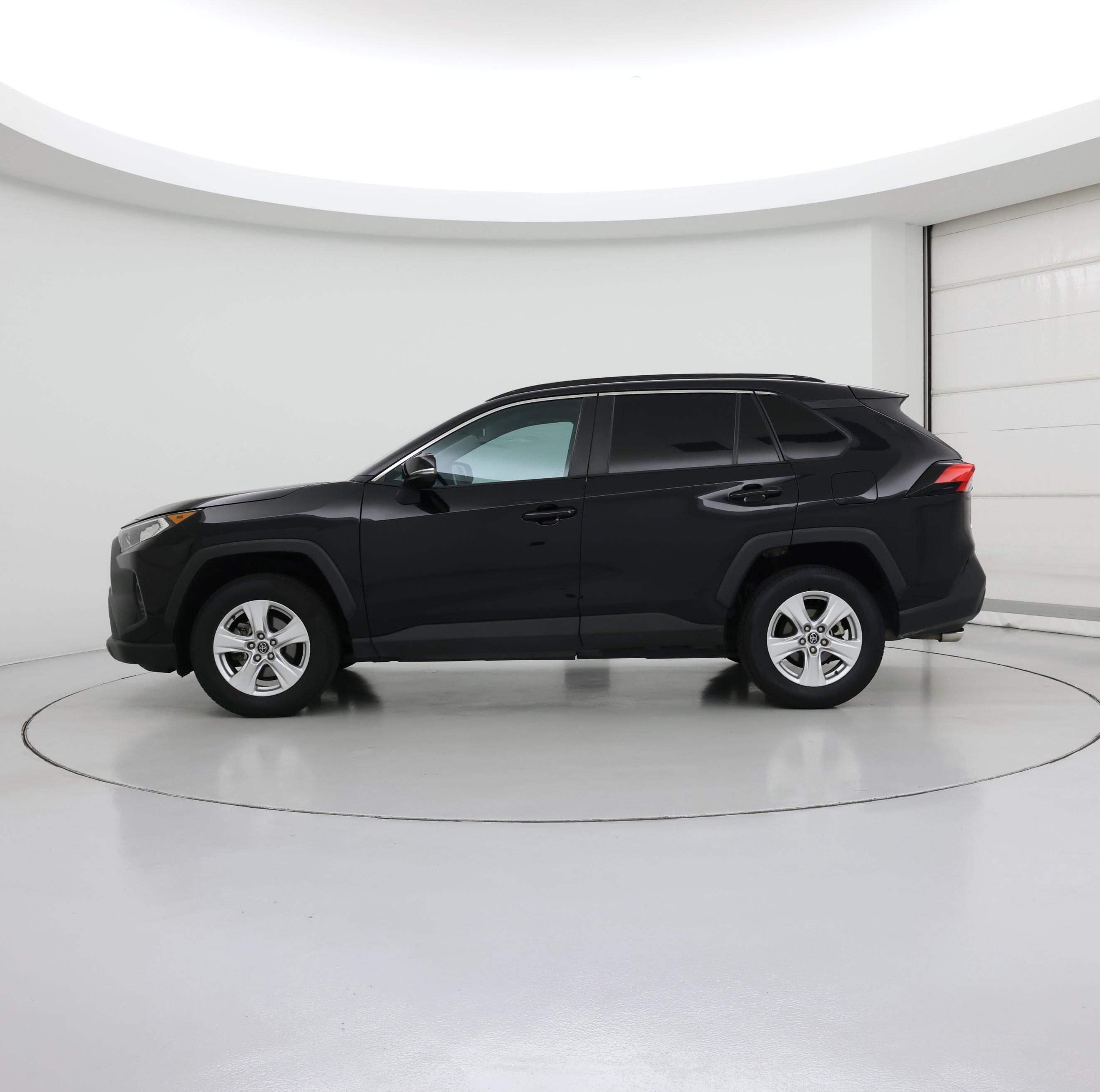 Thumbnail: 2020 Toyota RAV4 - 3