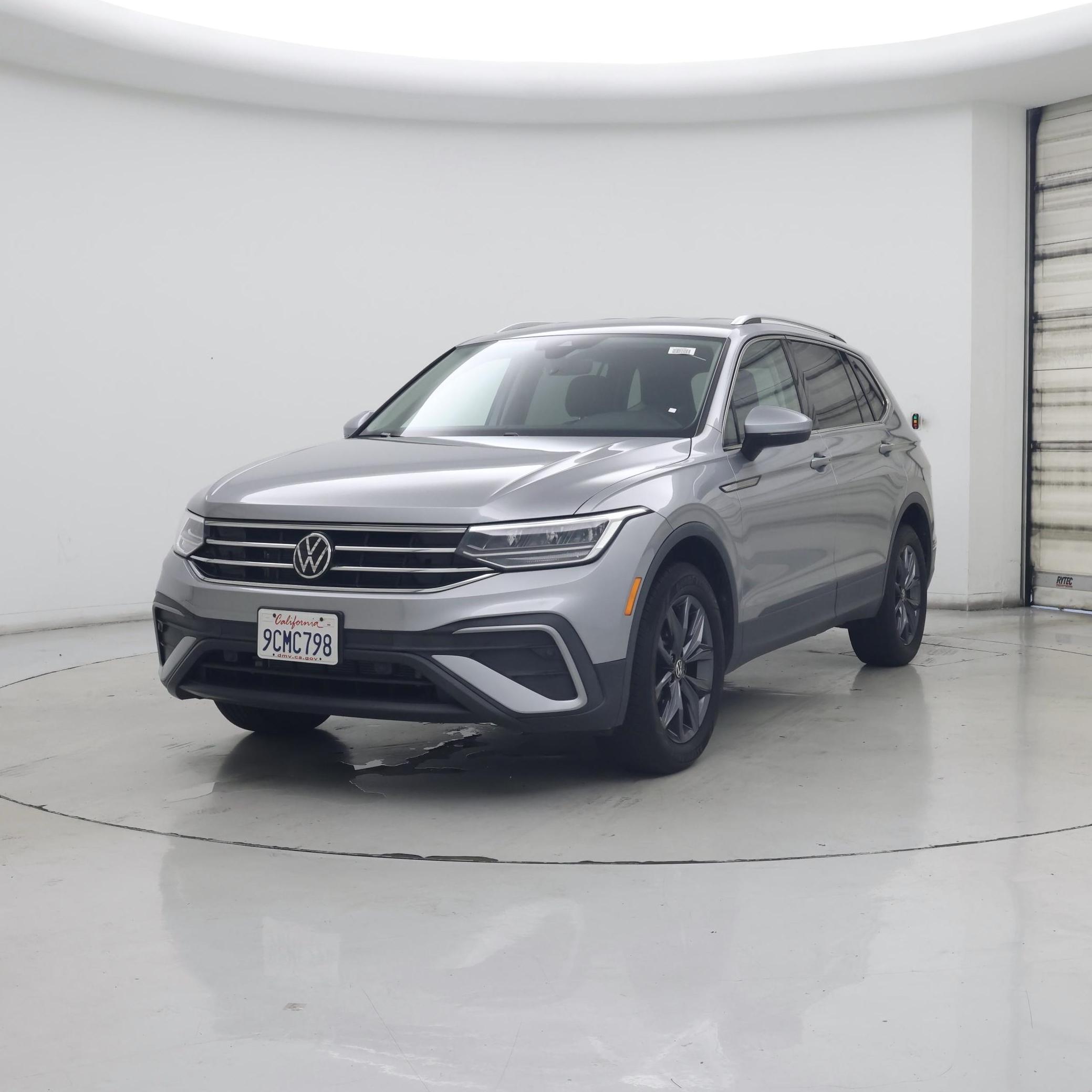 Thumbnail: 2022 Volkswagen Tiguan - 4
