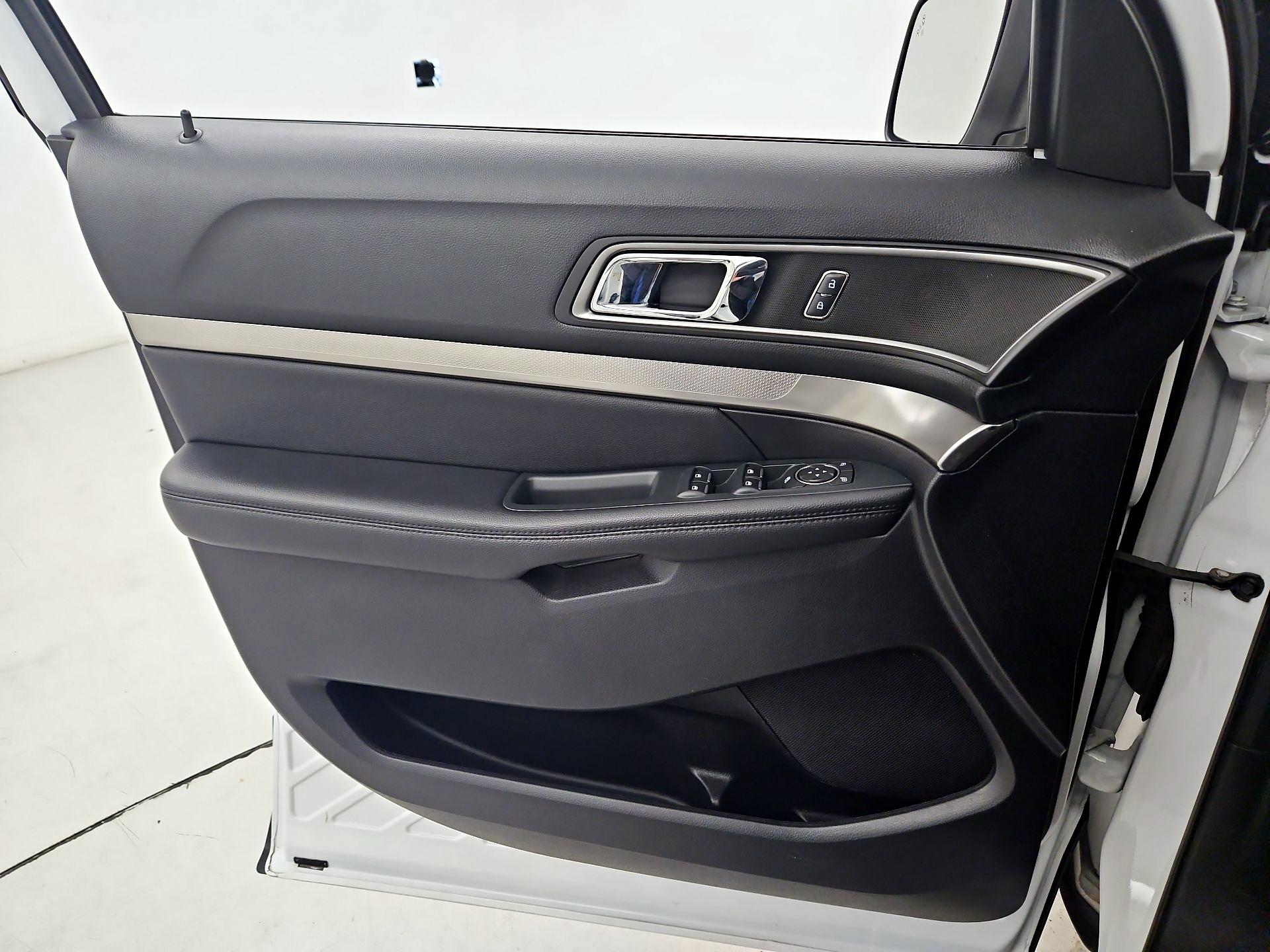 Thumbnail: 2019 Ford Explorer - 12
