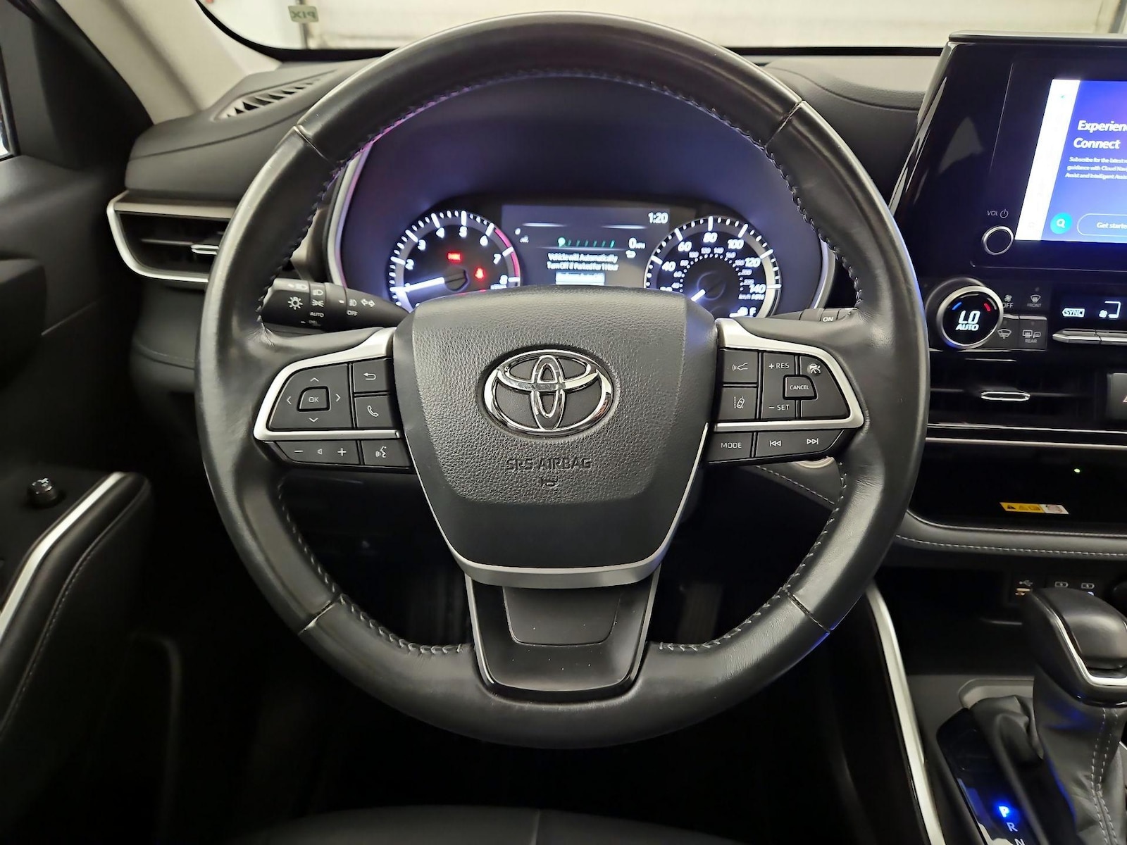2024 Toyota Highlander XLE - Photo 11