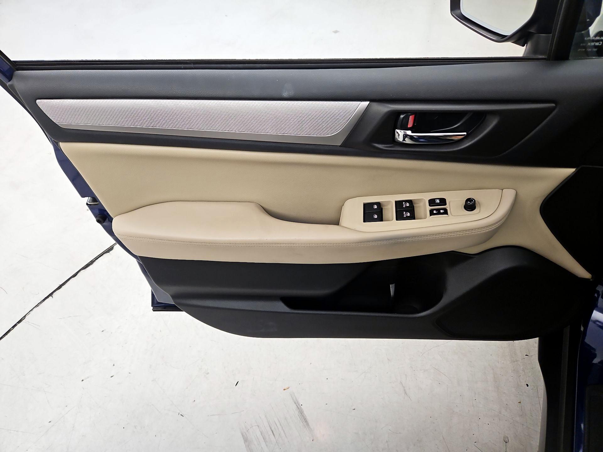 Thumbnail: 2015 Subaru Outback - 12
