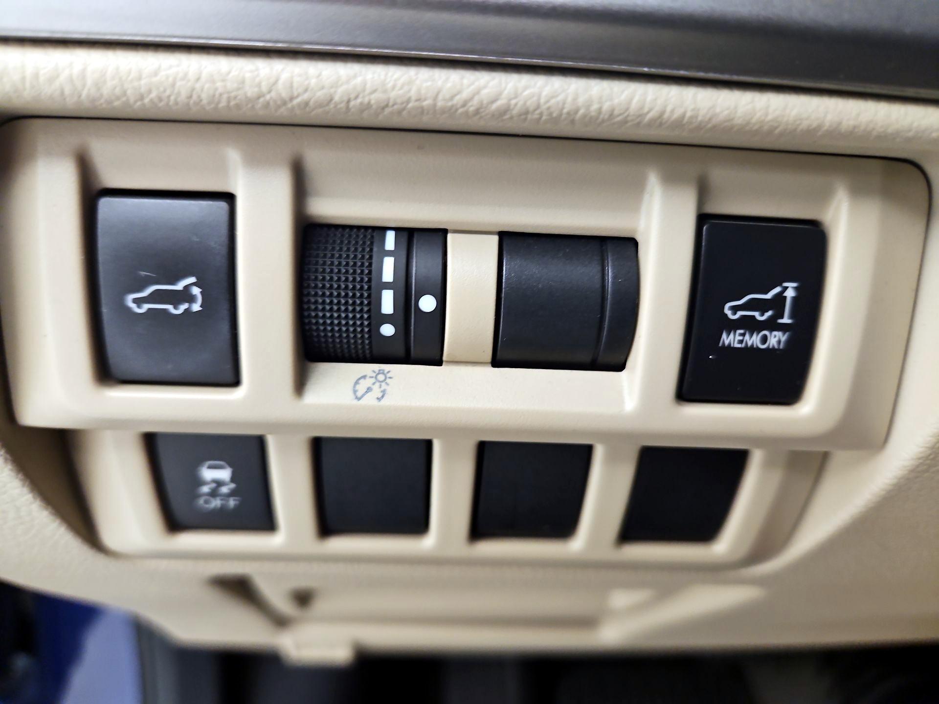 Thumbnail: 2015 Subaru Outback - 13