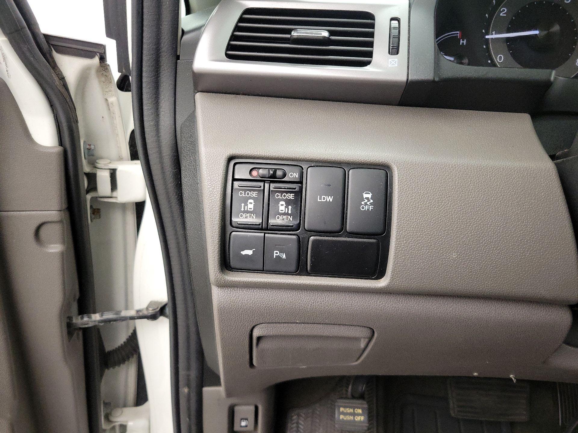 Thumbnail: 2015 Honda Odyssey - 13