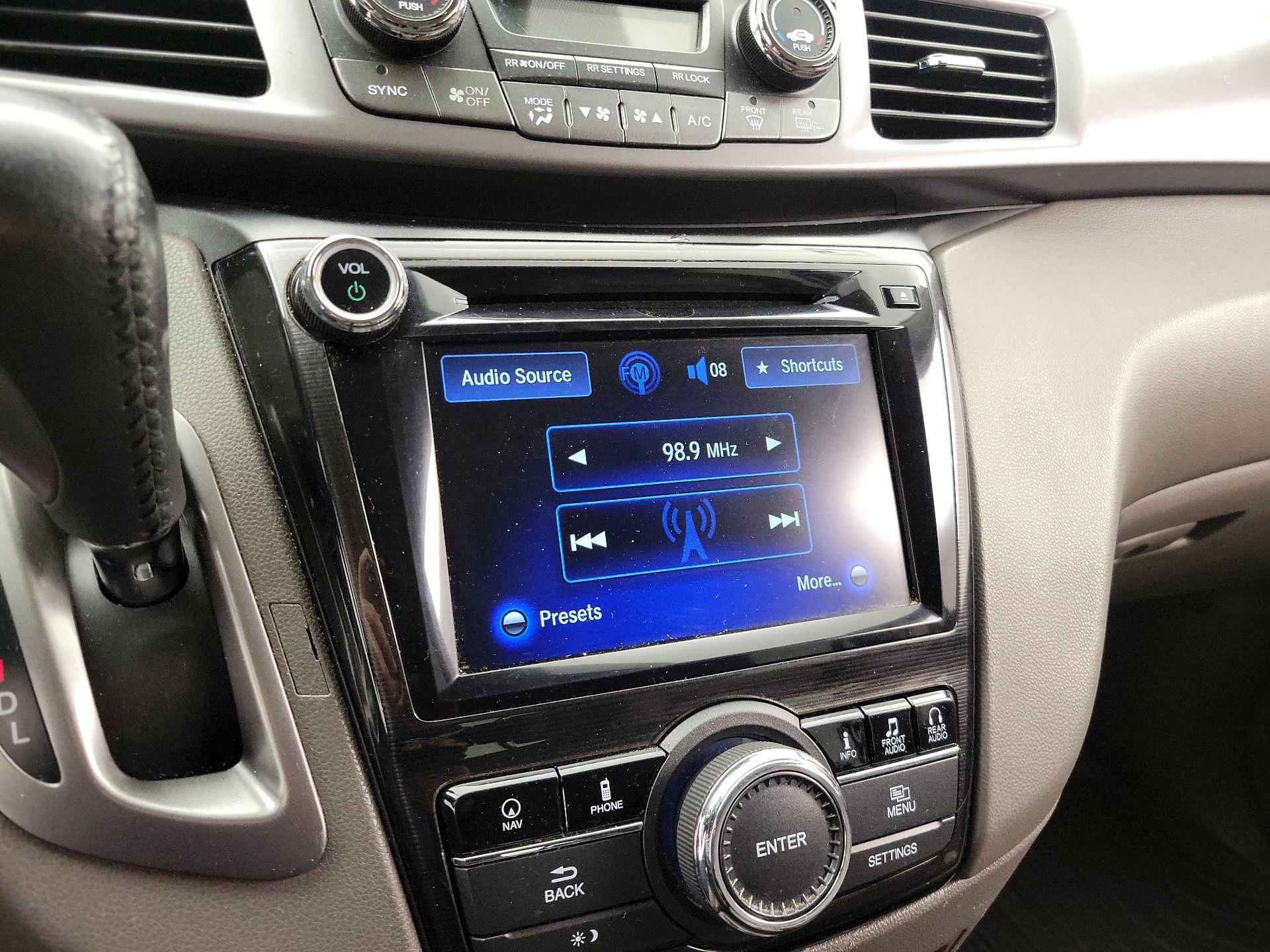 Thumbnail: 2015 Honda Odyssey - 16