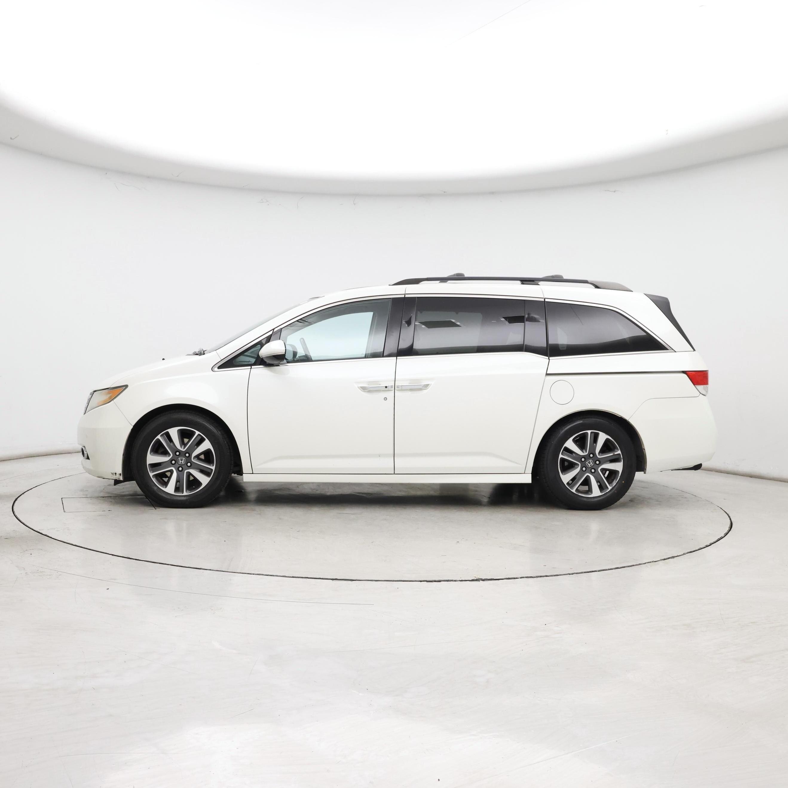 Thumbnail: 2015 Honda Odyssey - 3