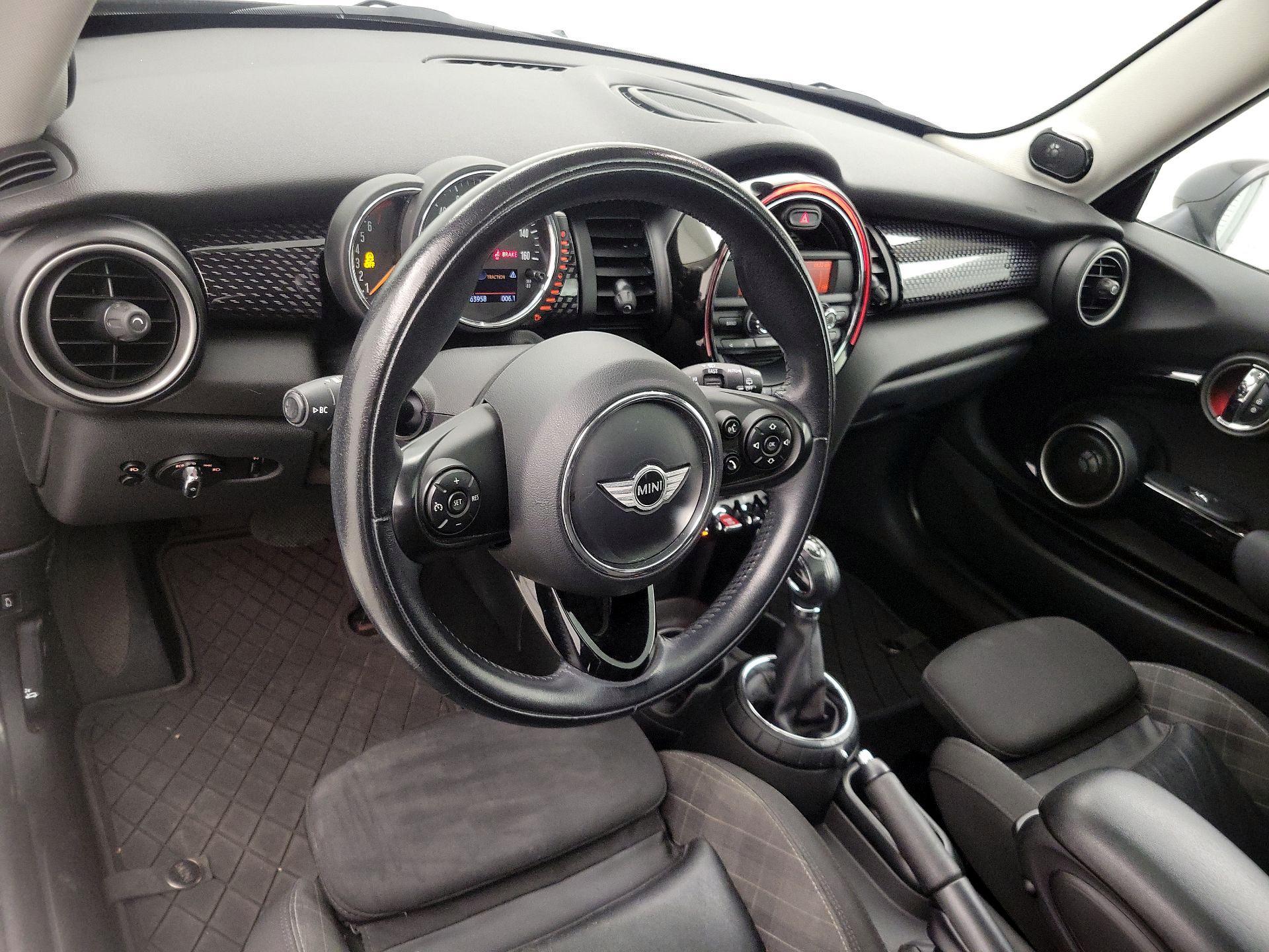Thumbnail: 2015 MINI Cooper Hardtop - 9