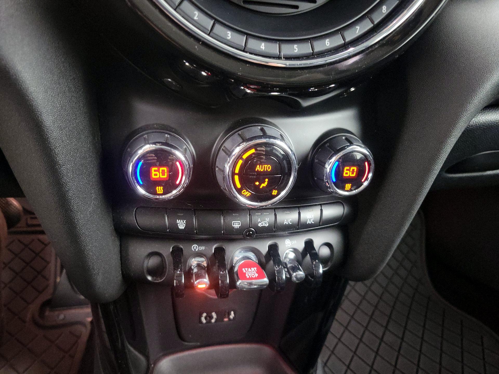 Thumbnail: 2015 MINI Cooper Hardtop - 15
