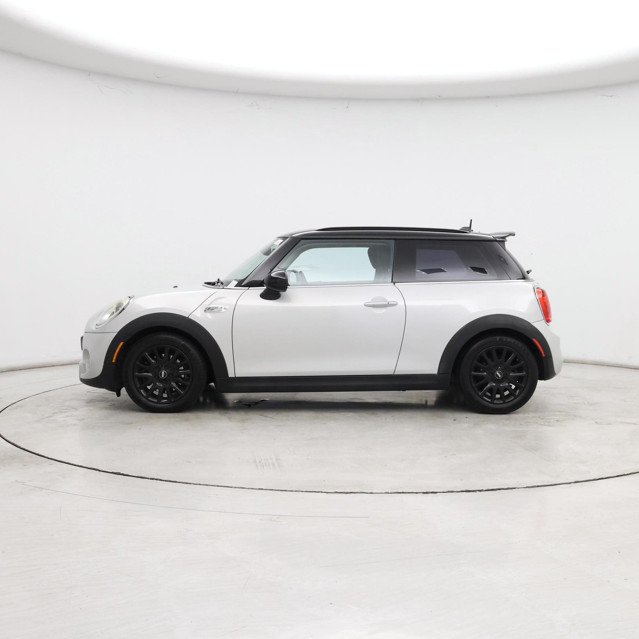 Thumbnail: 2015 MINI Cooper Hardtop - 3